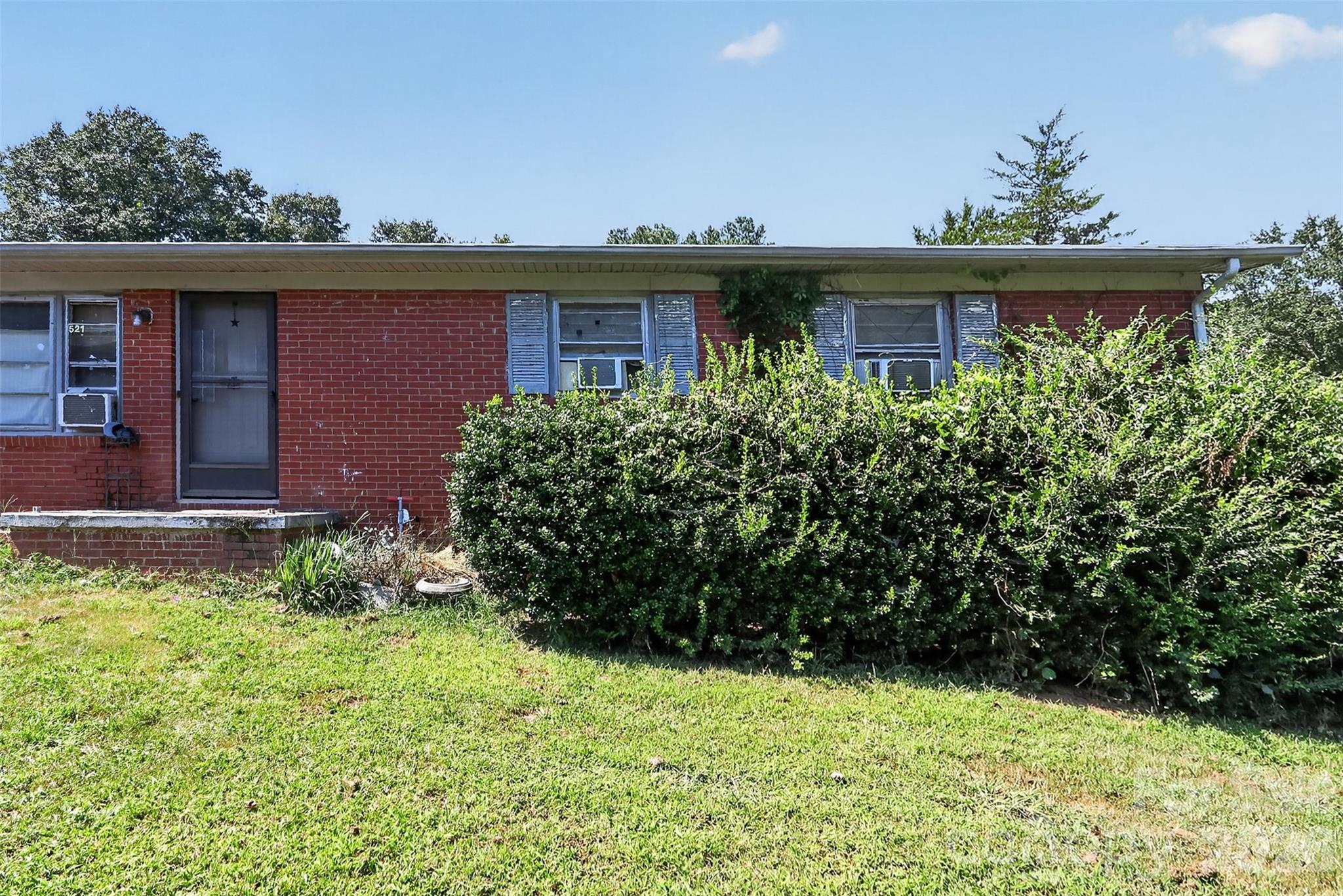 521 Lee Drive — Shelby