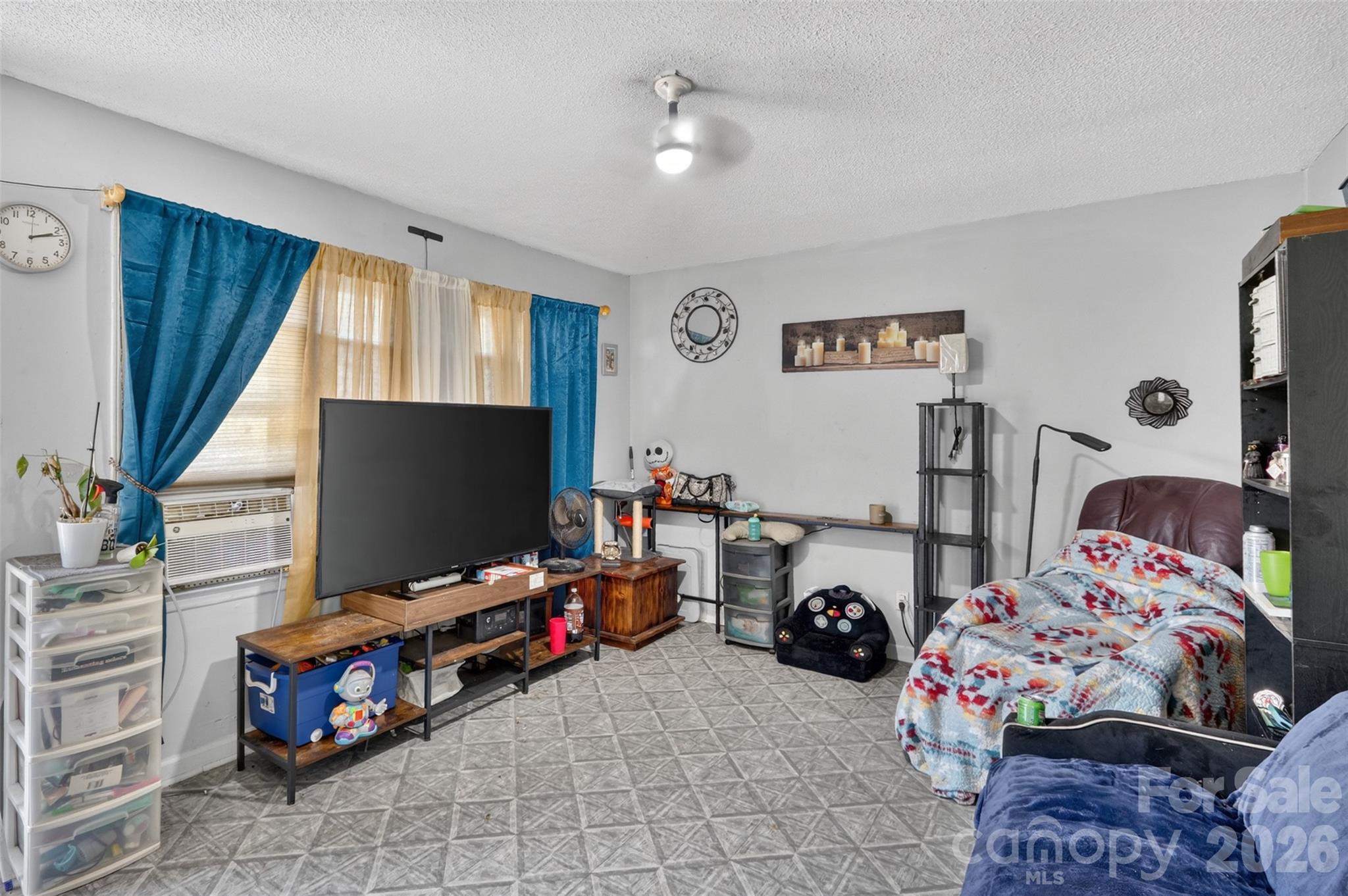 521 Lee Drive — Shelby