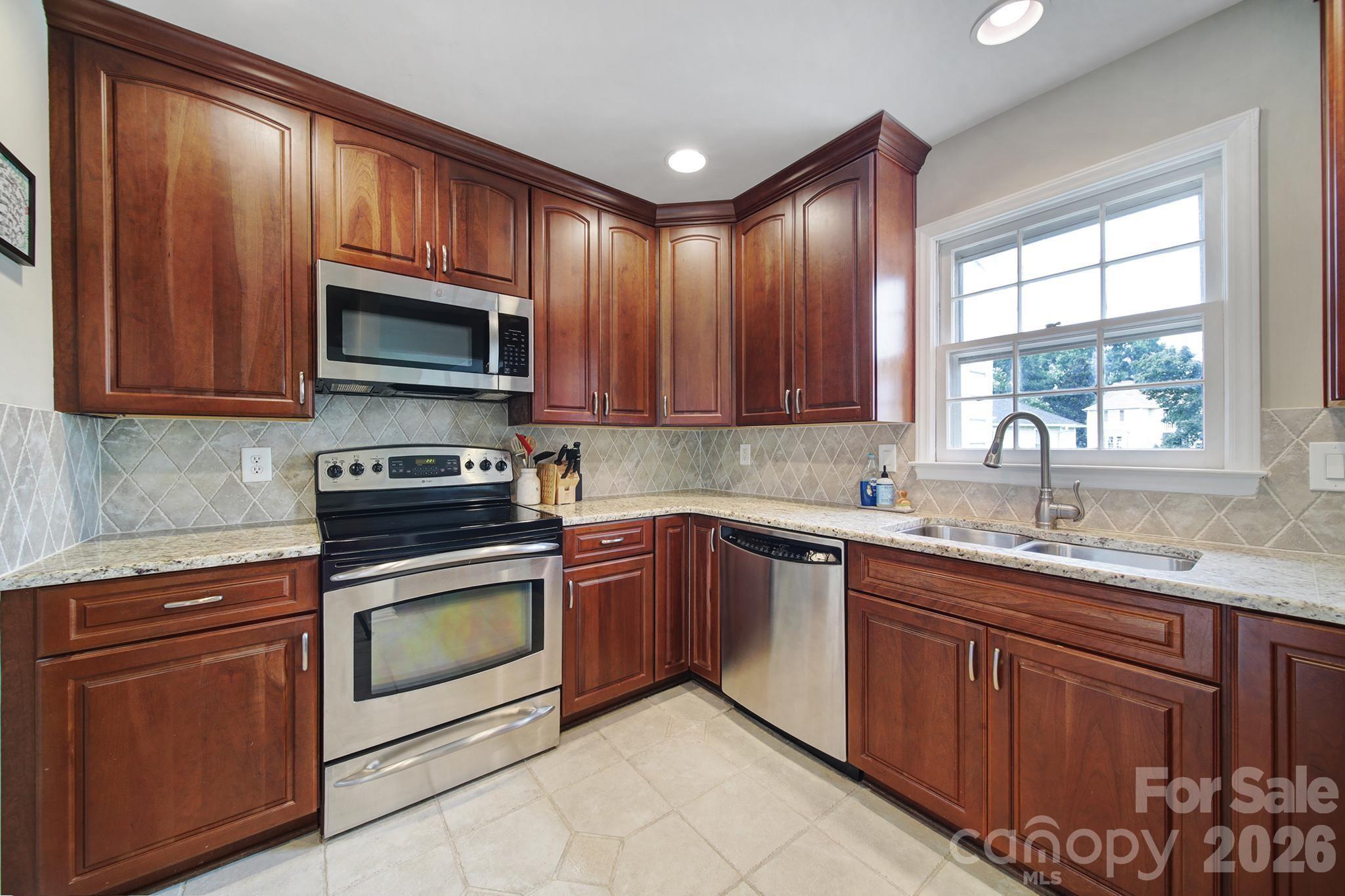 3208 Selwyn Farms Lane #6 — Charlotte
