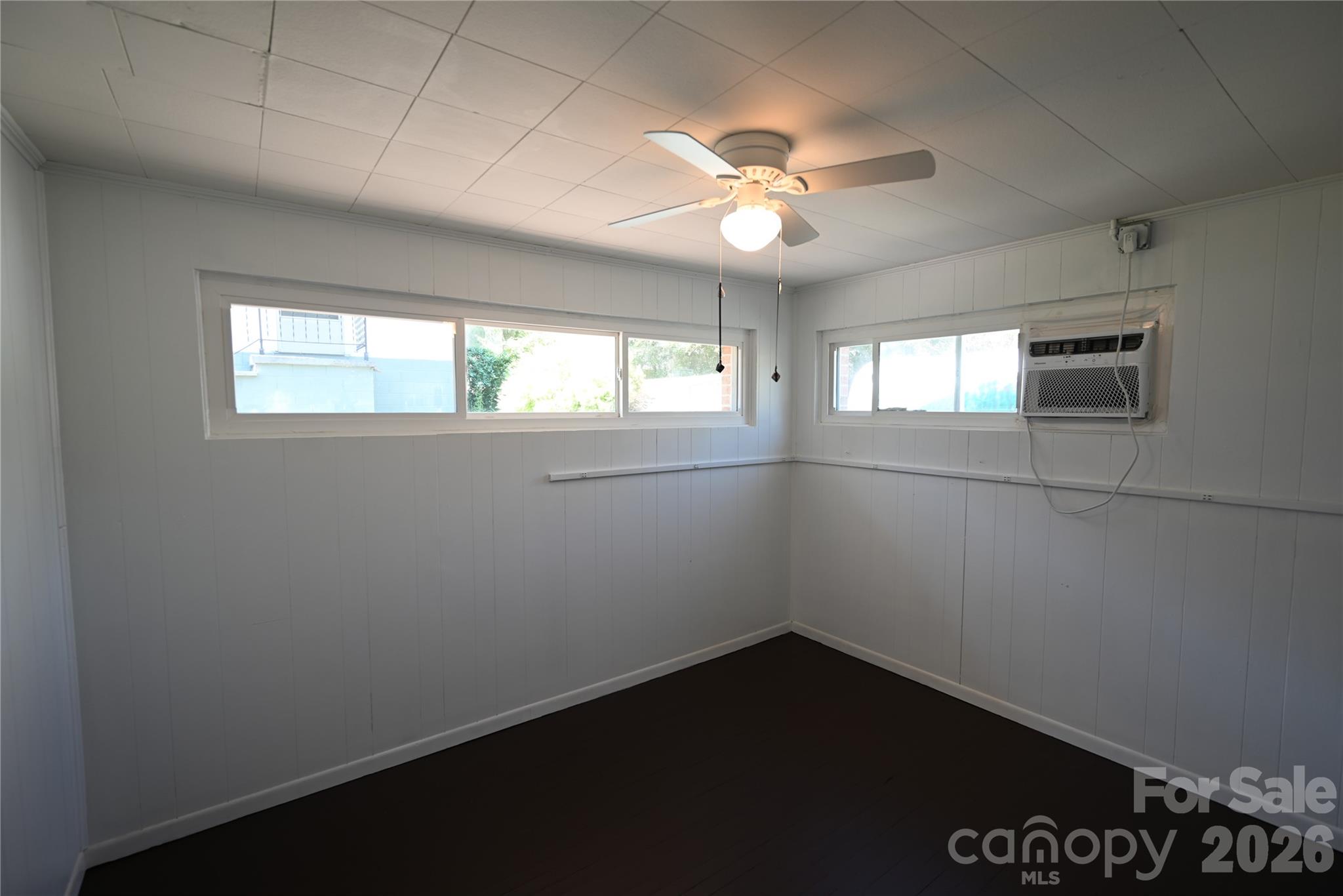 105 Owens Avenue NE — Drexel