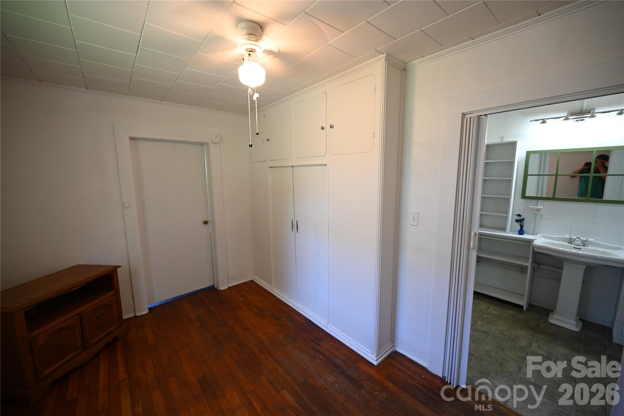 105 Owens Avenue NE — Drexel