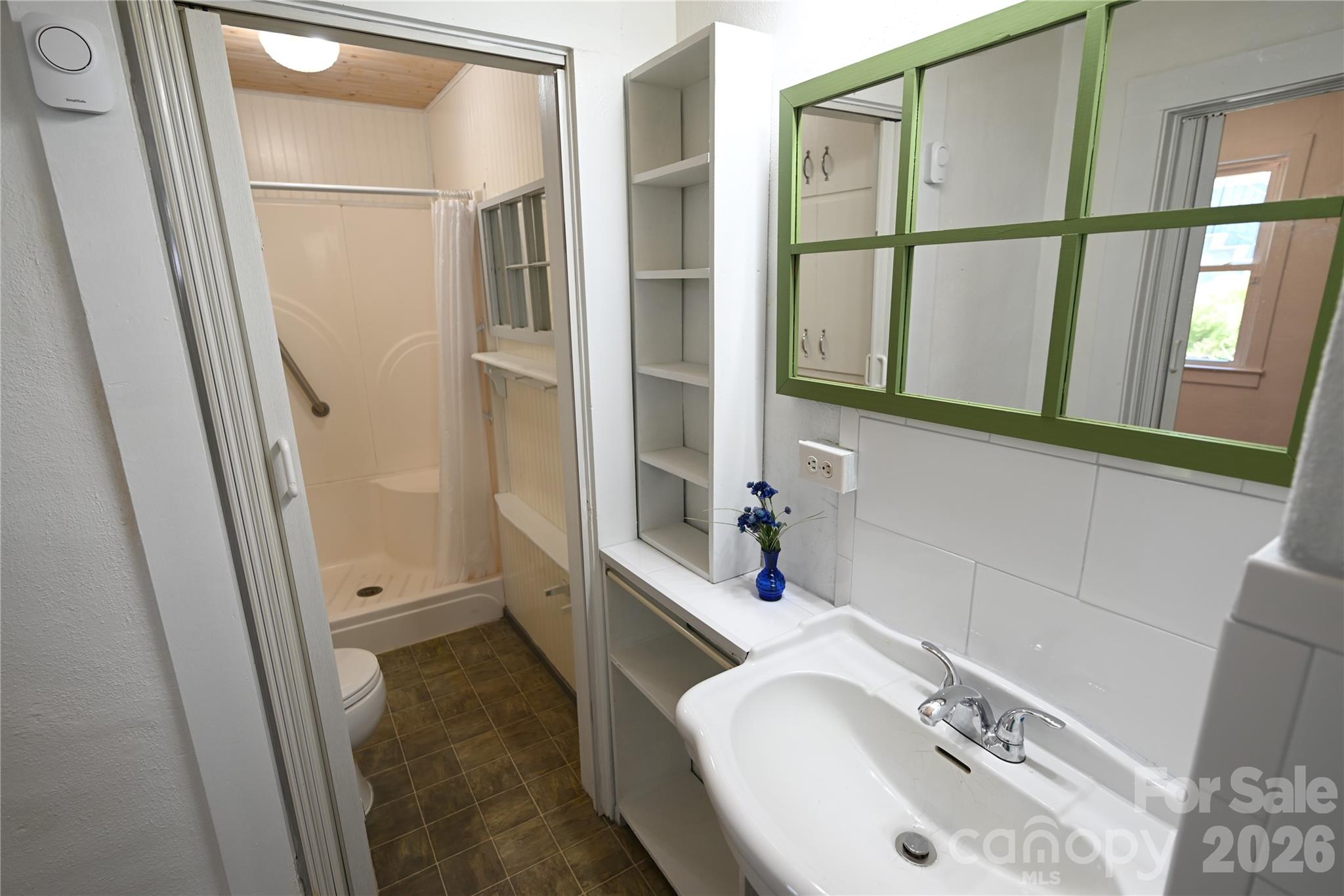 105 Owens Avenue NE — Drexel