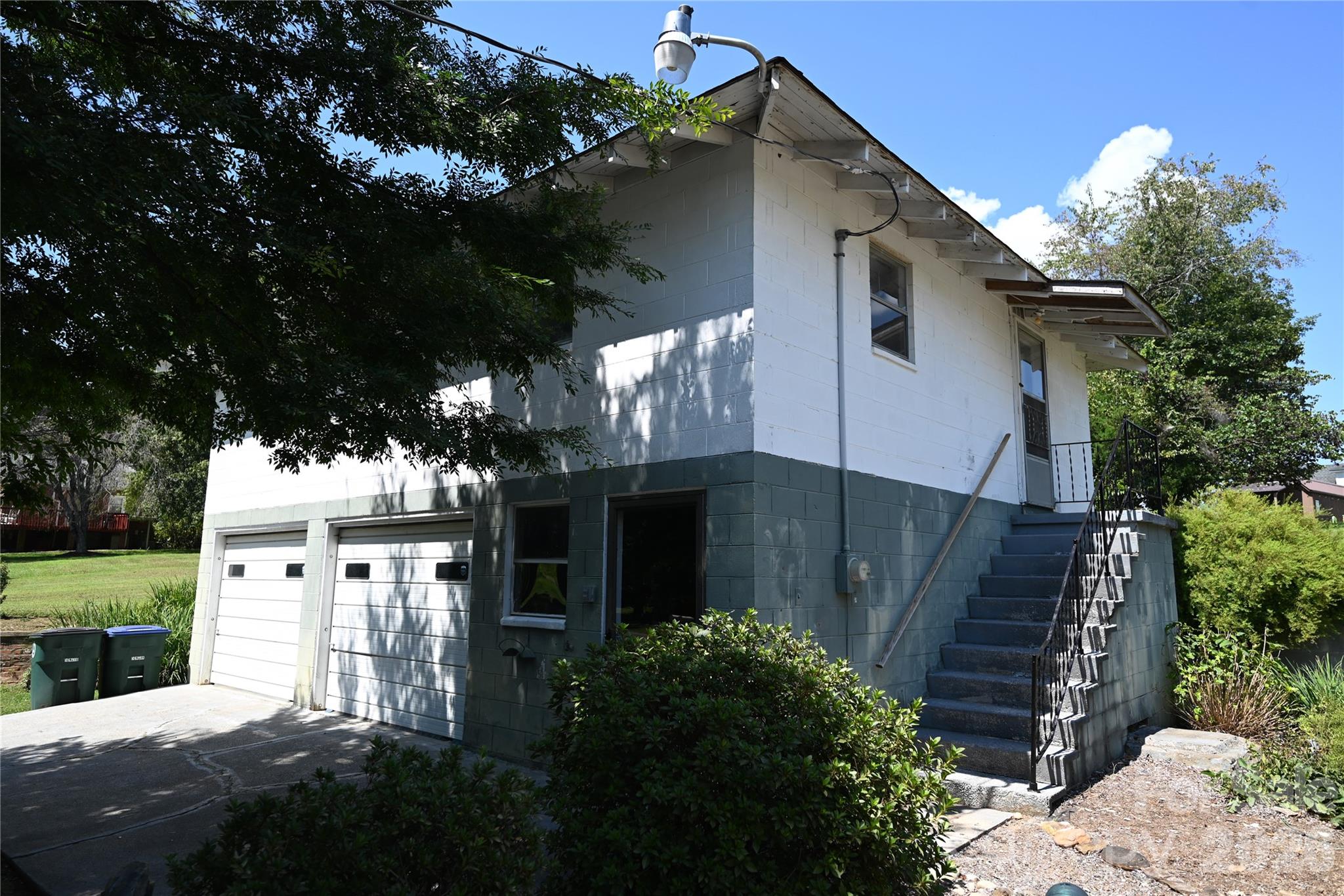 105 Owens Avenue NE — Drexel