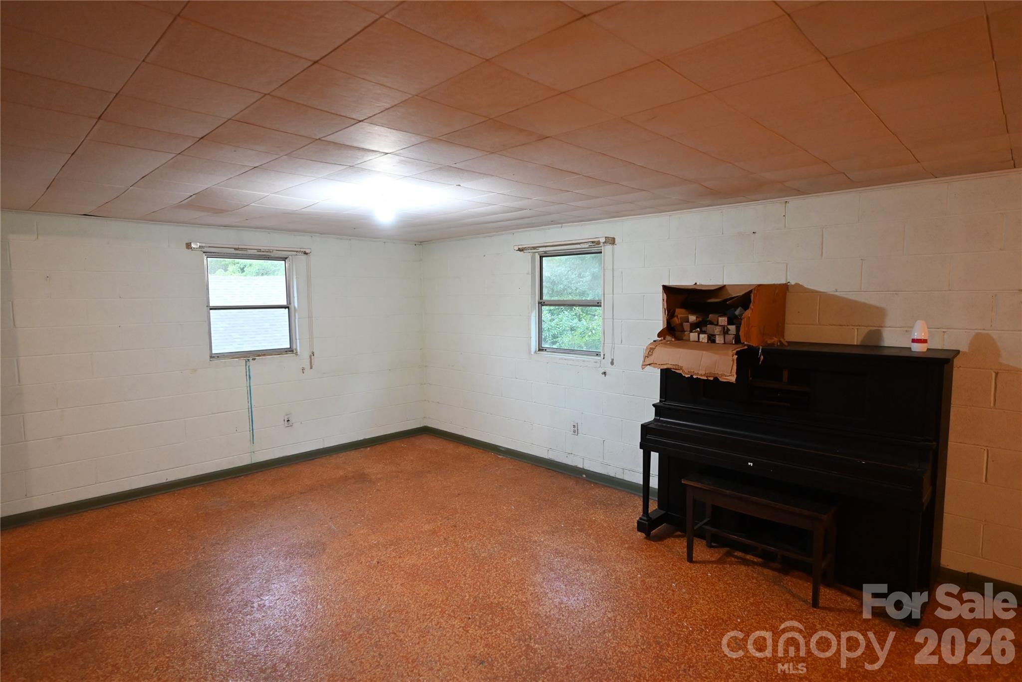 105 Owens Avenue NE — Drexel