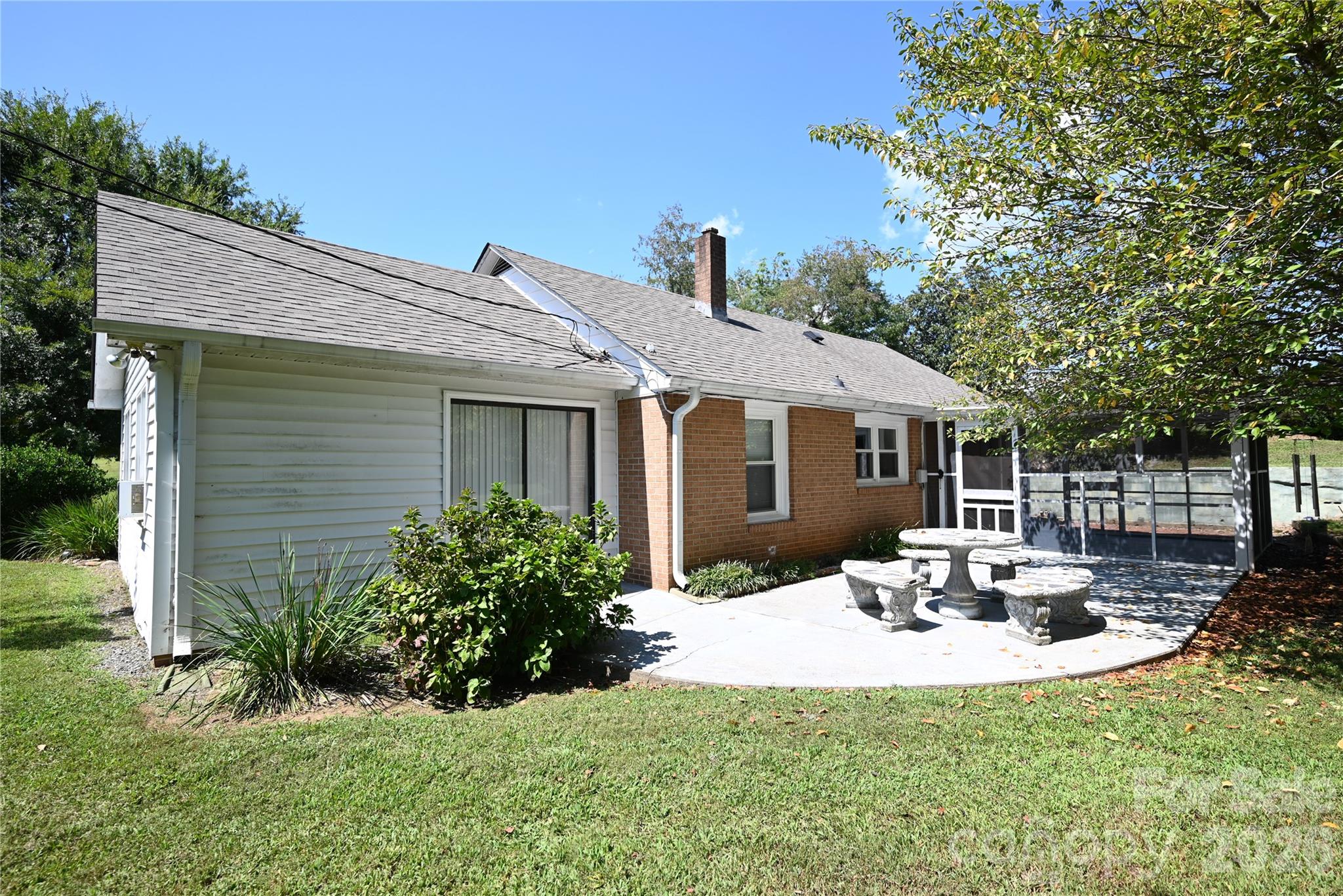 105 Owens Avenue NE — Drexel