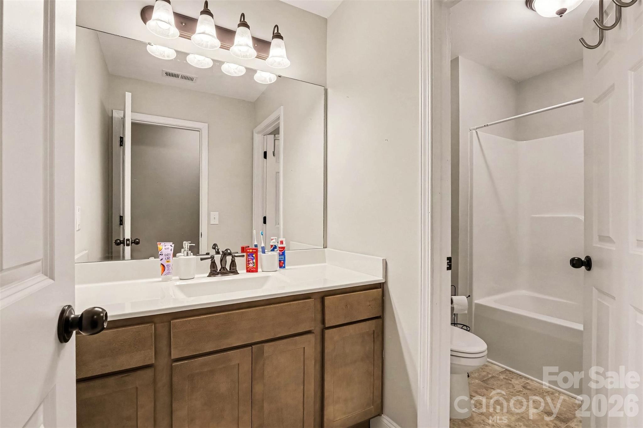 6705 Long Island Road — Catawba