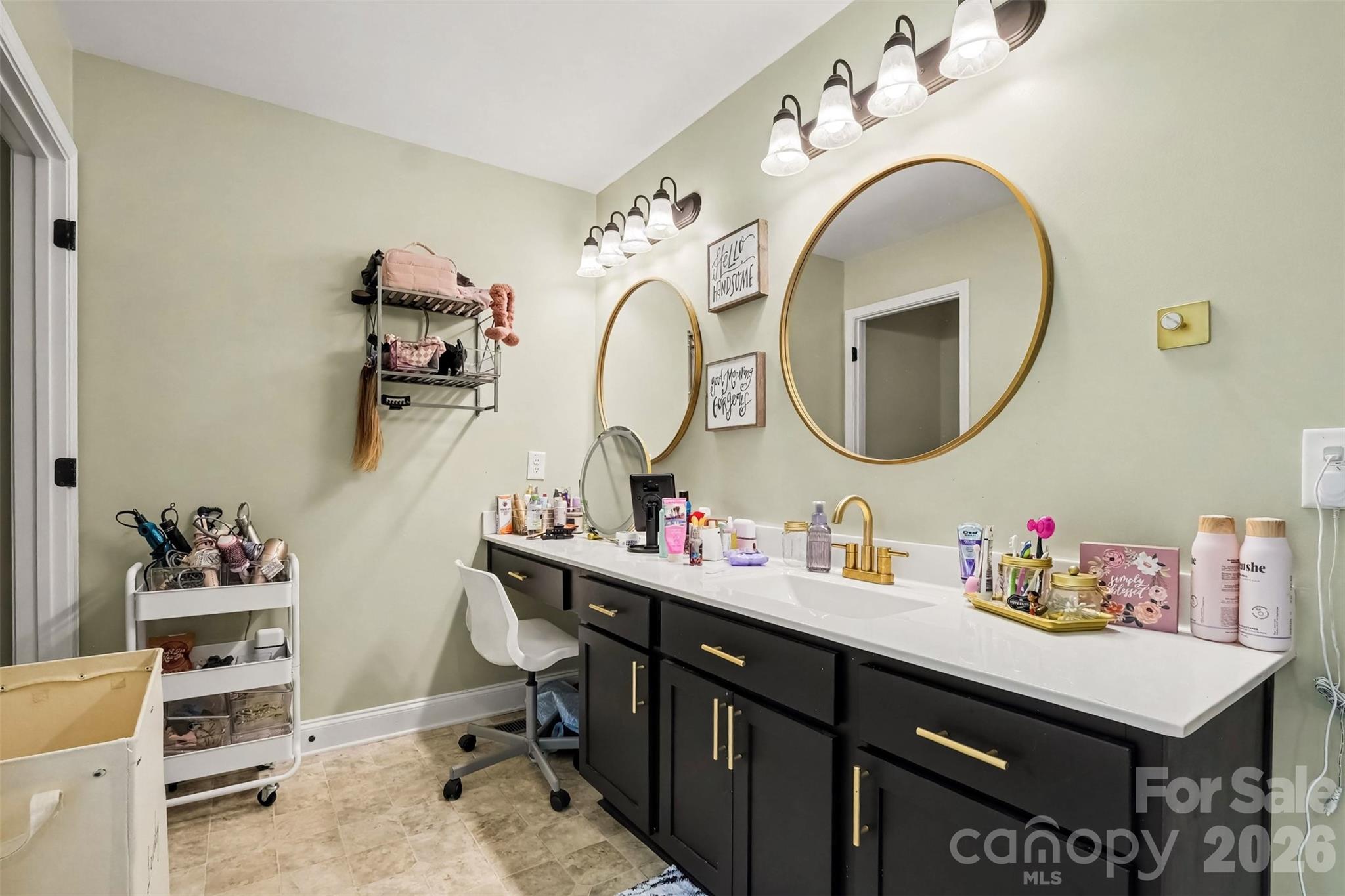 6705 Long Island Road — Catawba