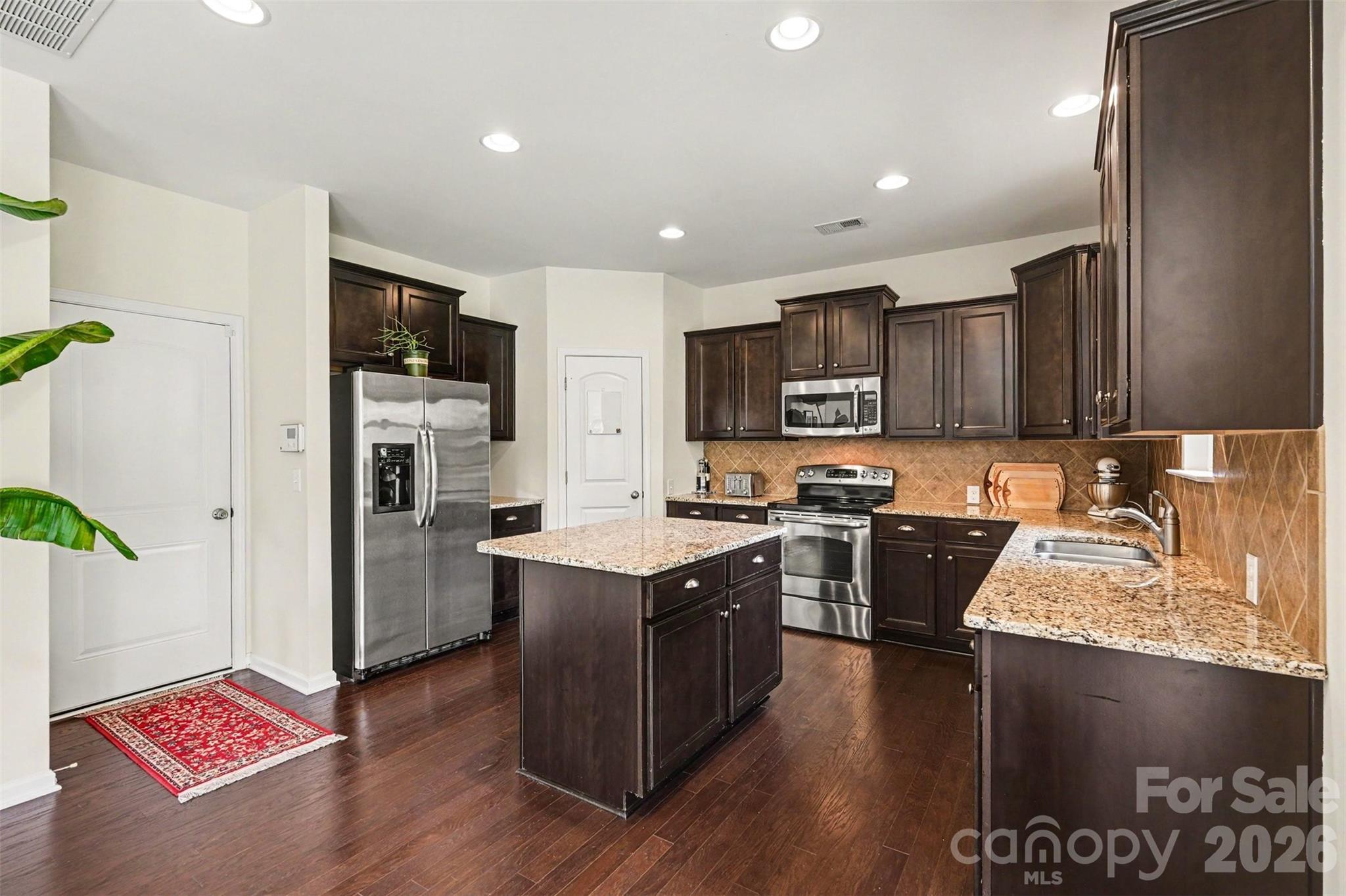 6918 Barefoot Forest Drive — Charlotte