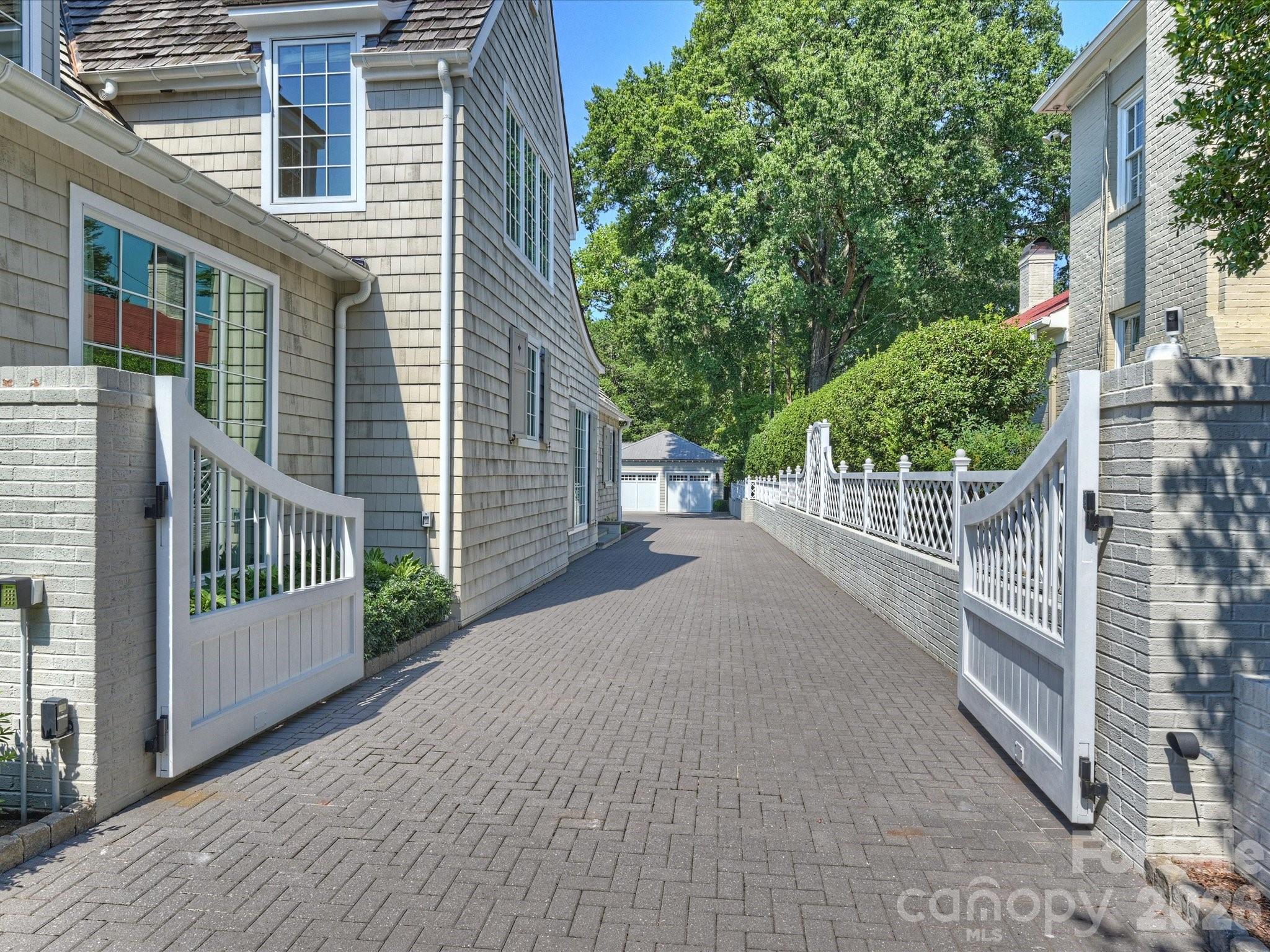 2414 Forest Drive — Charlotte