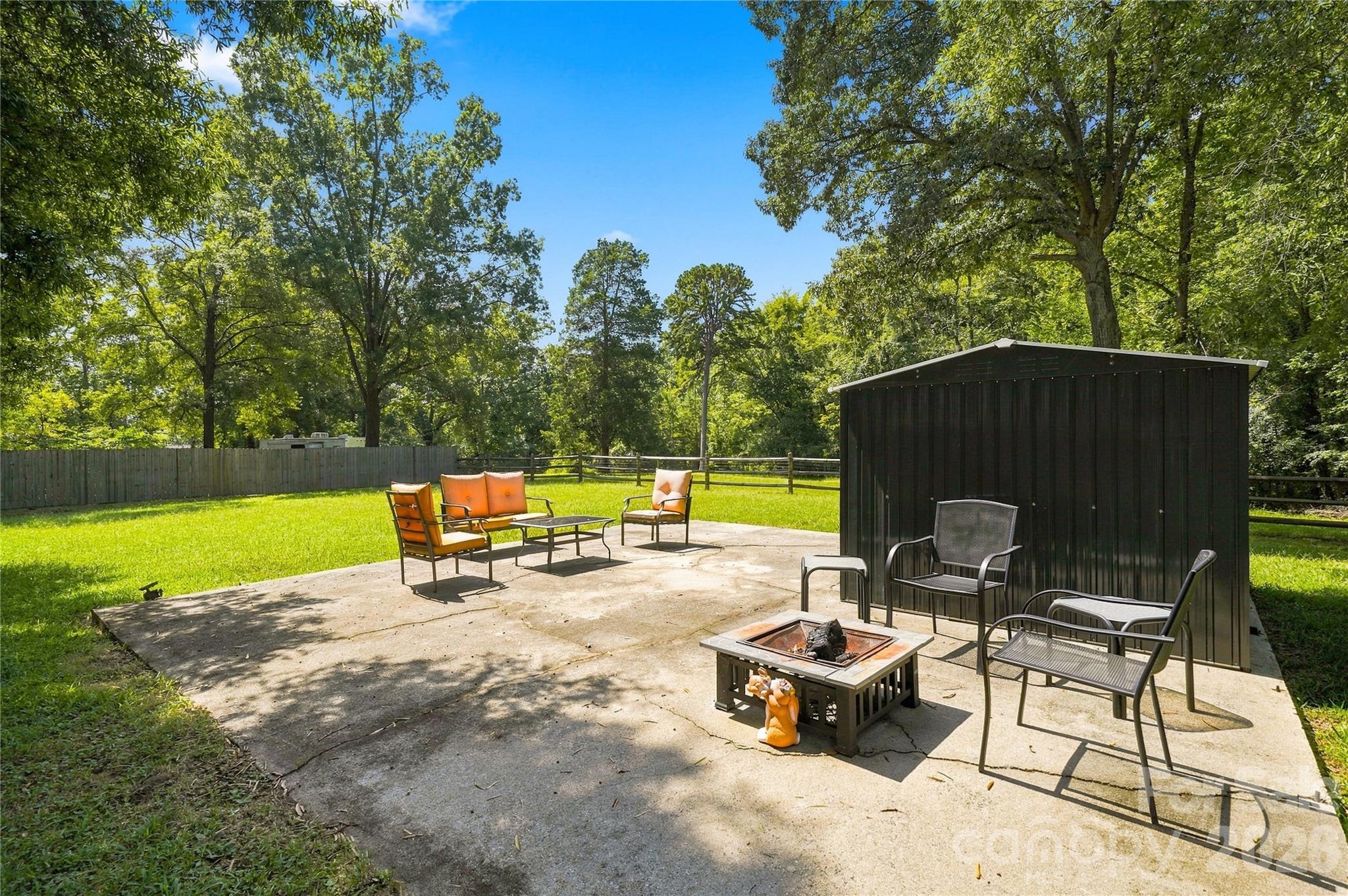 8008 Chapman Street — Charlotte