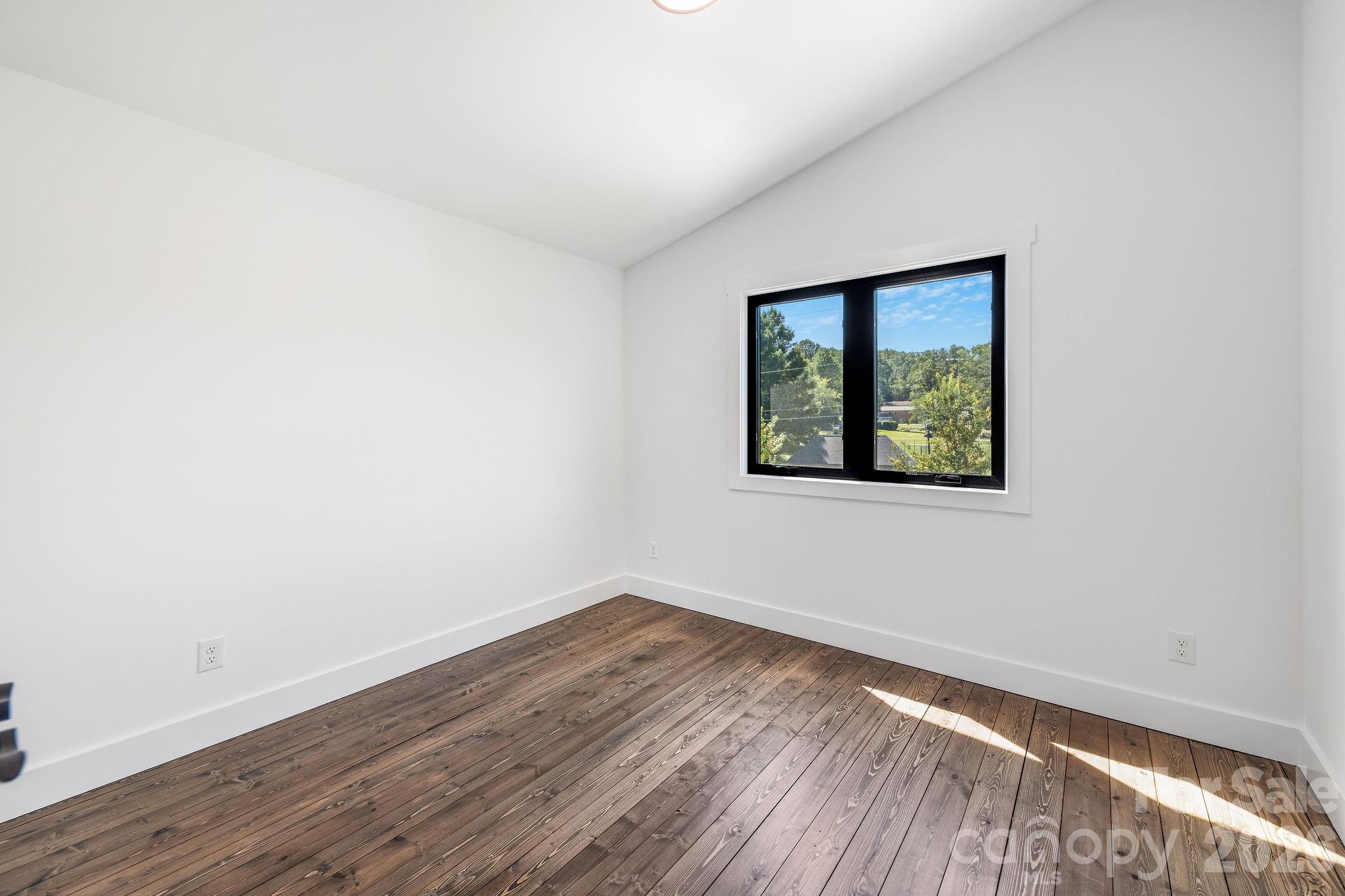 138 Shiloh Road — Asheville