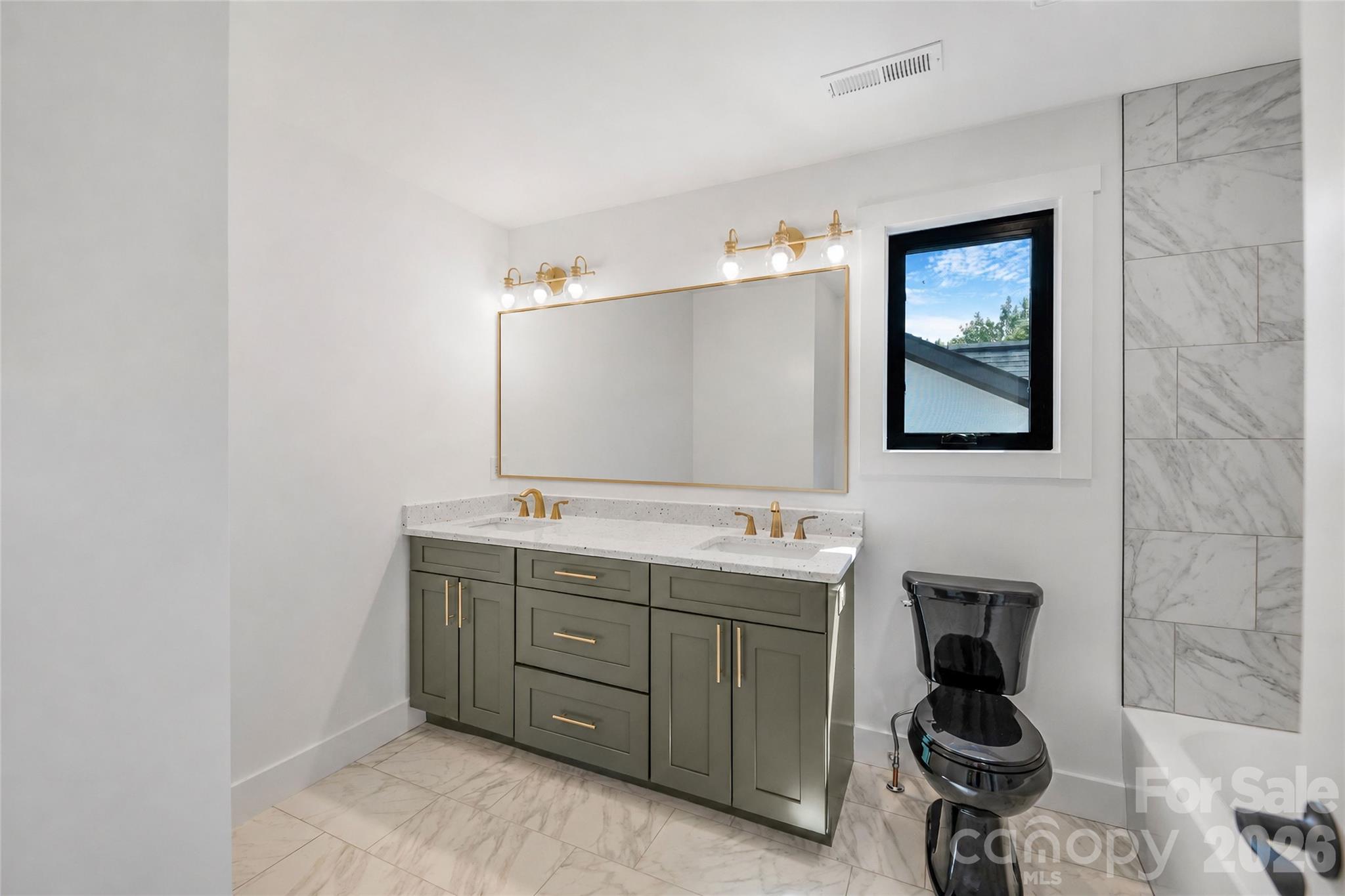 138 Shiloh Road — Asheville