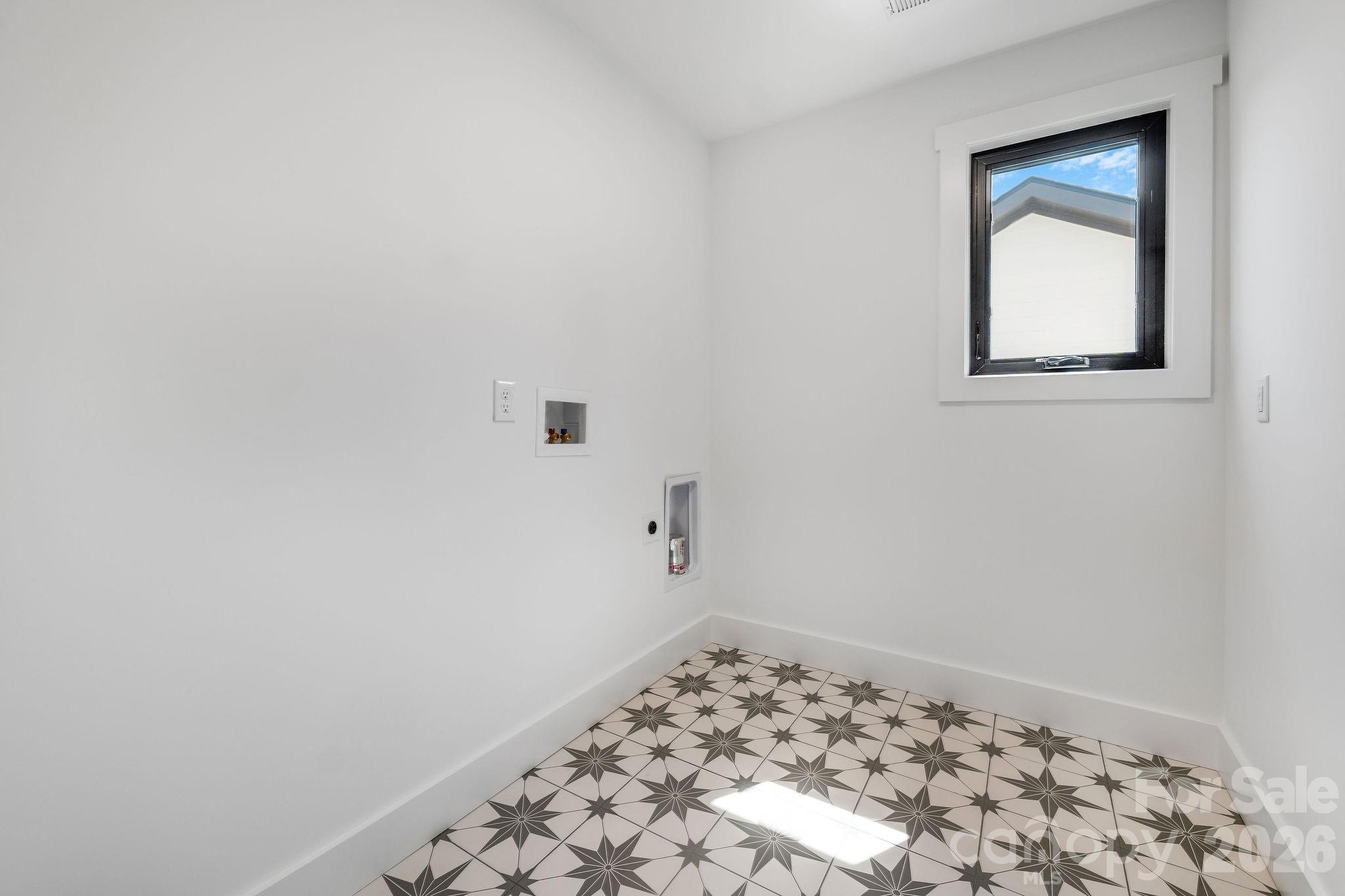 138 Shiloh Road — Asheville