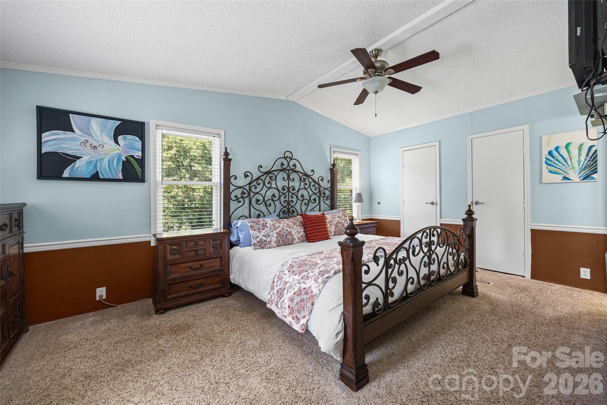 6215 Barclay Lane — Clover