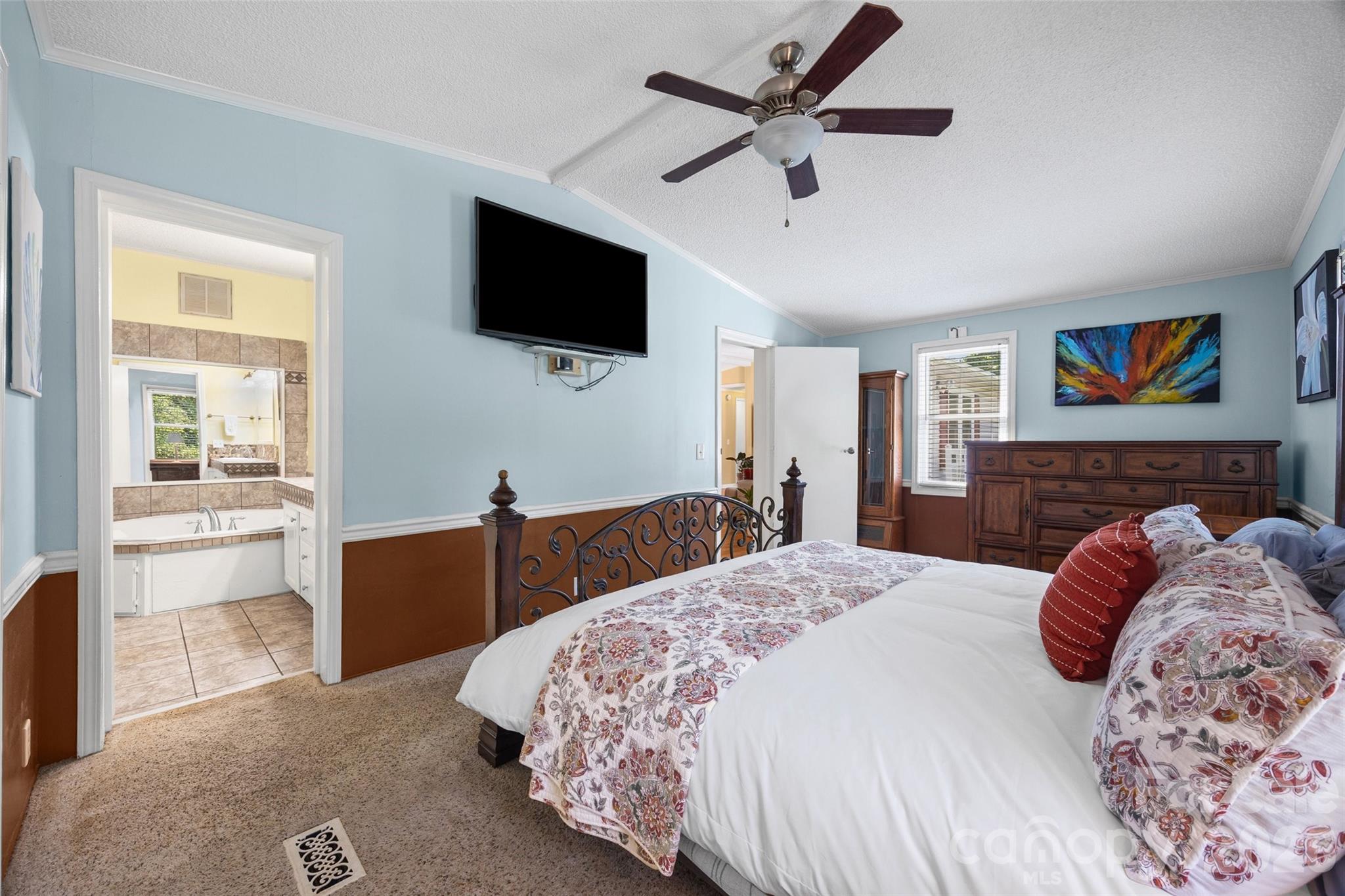 6215 Barclay Lane — Clover