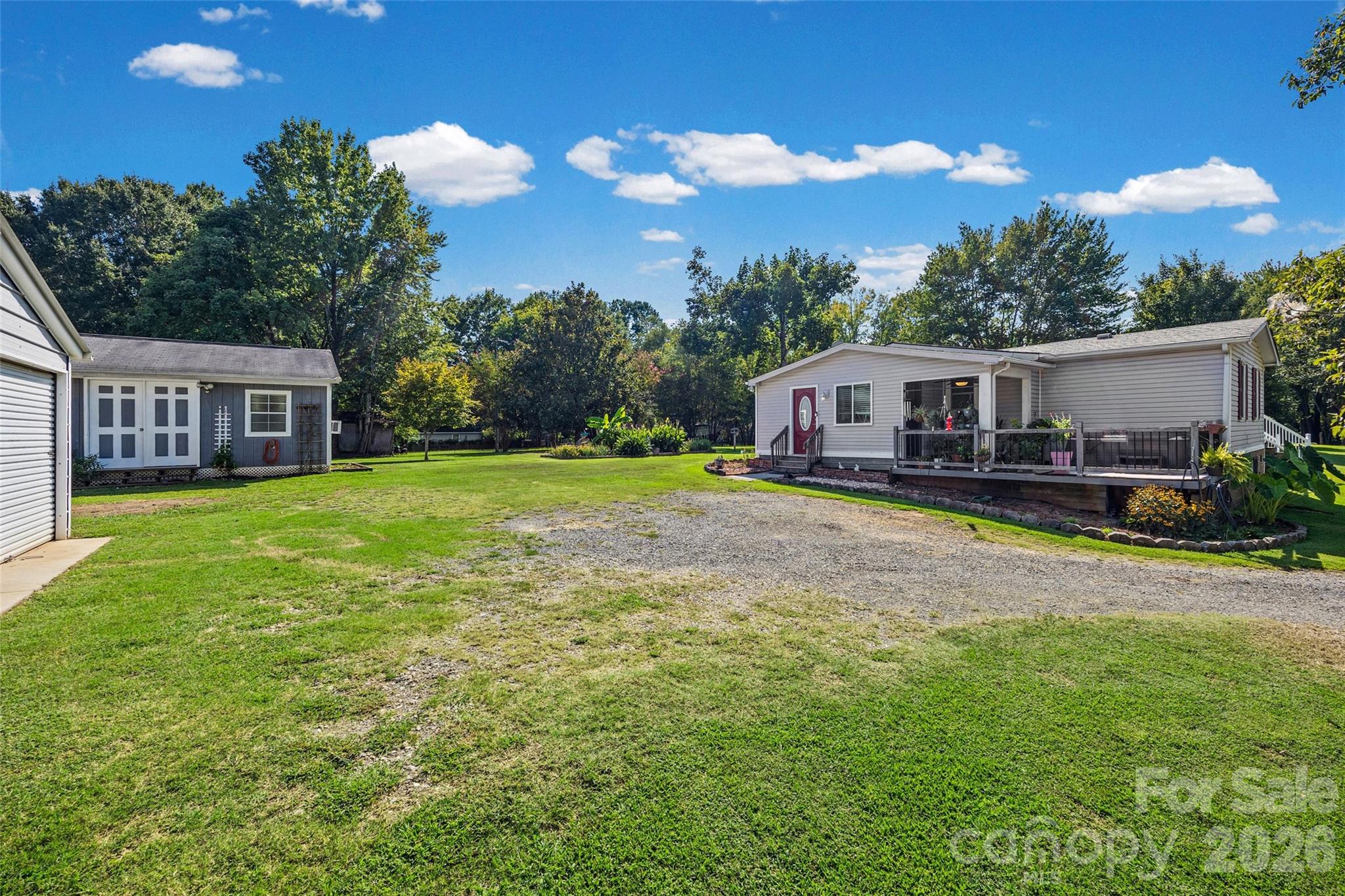 6215 Barclay Lane — Clover