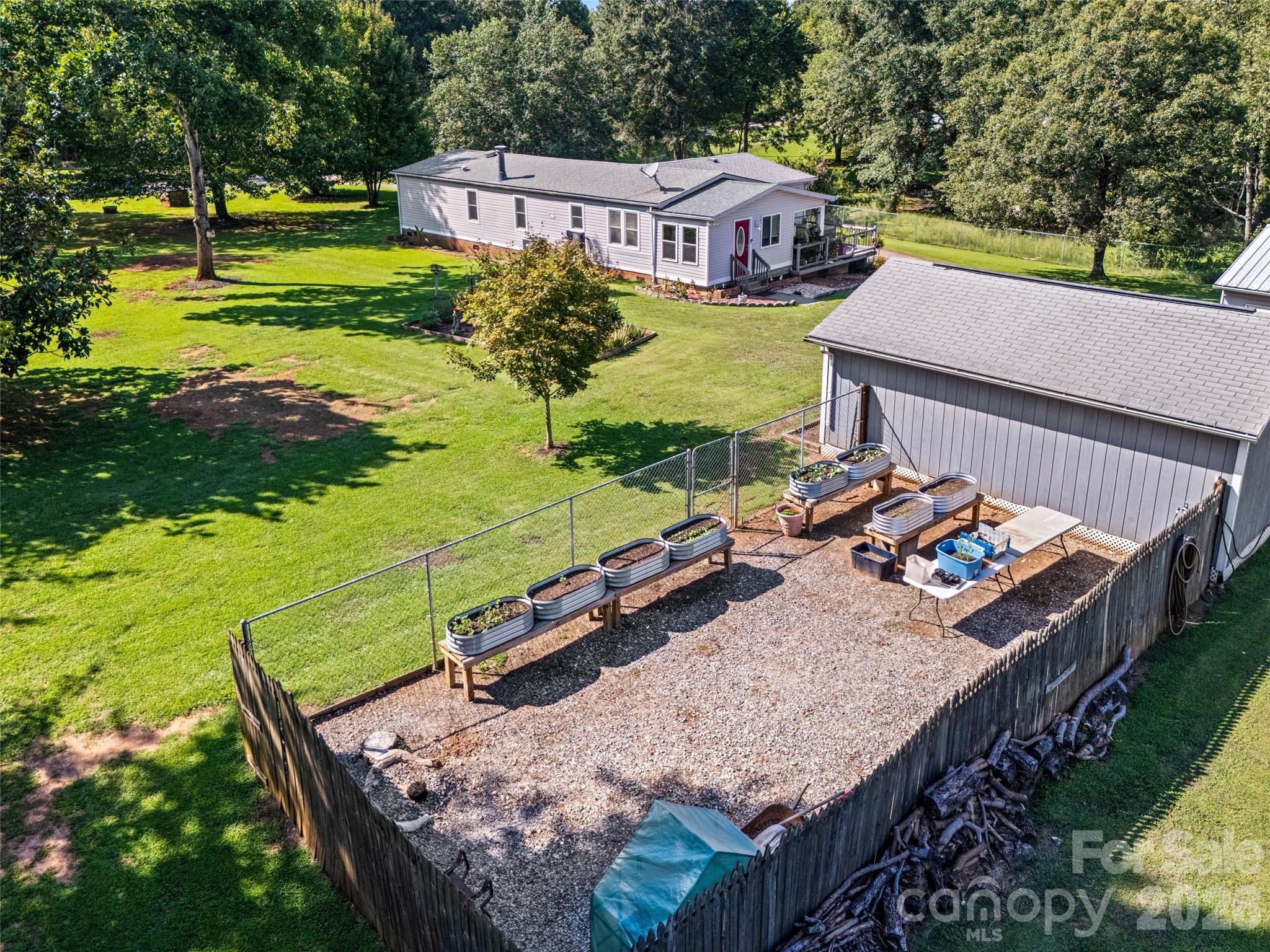 6215 Barclay Lane — Clover