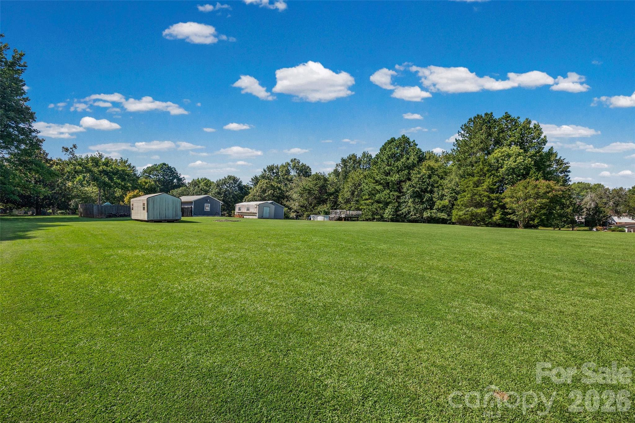 6215 Barclay Lane — Clover