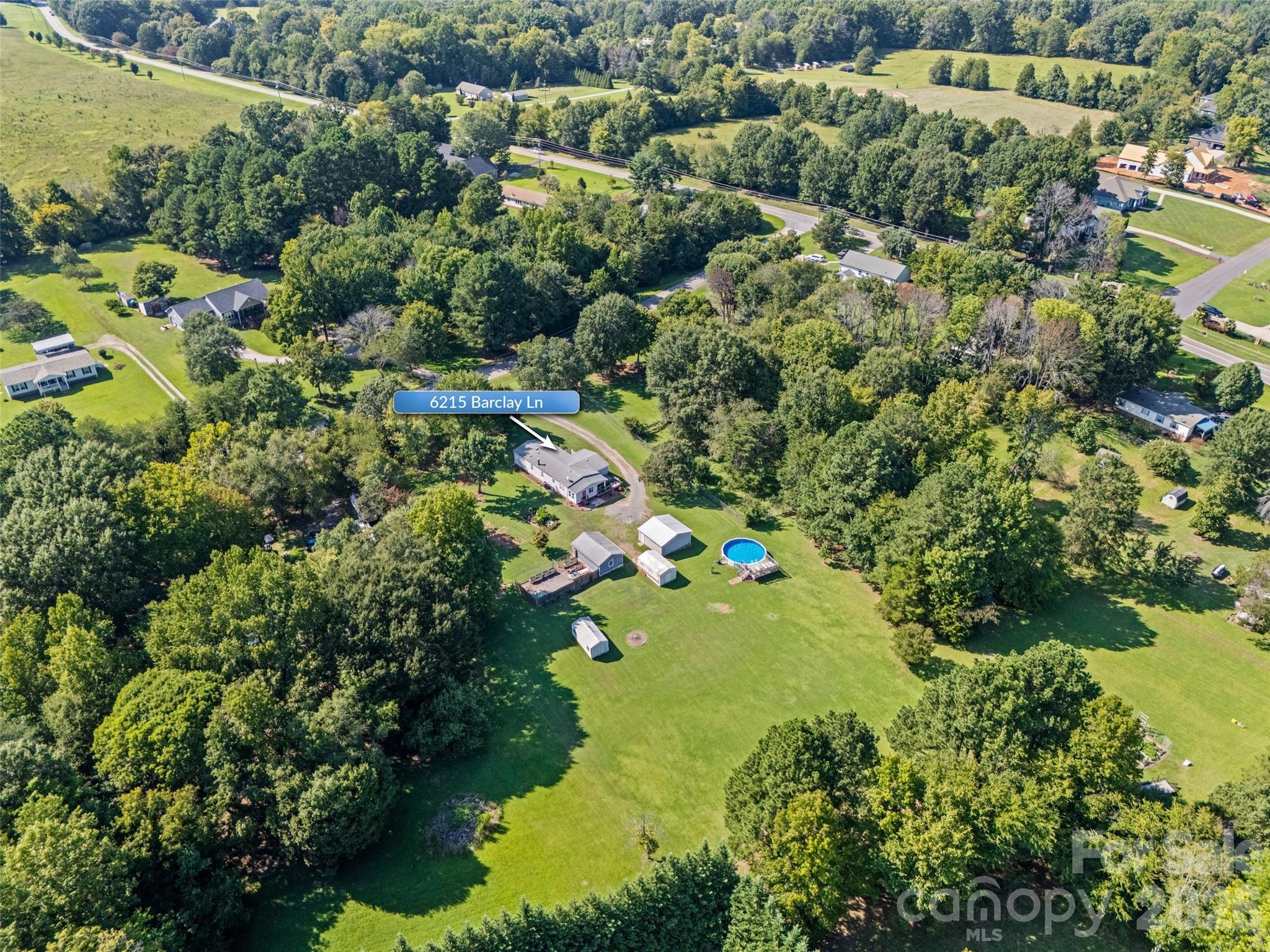 6215 Barclay Lane — Clover