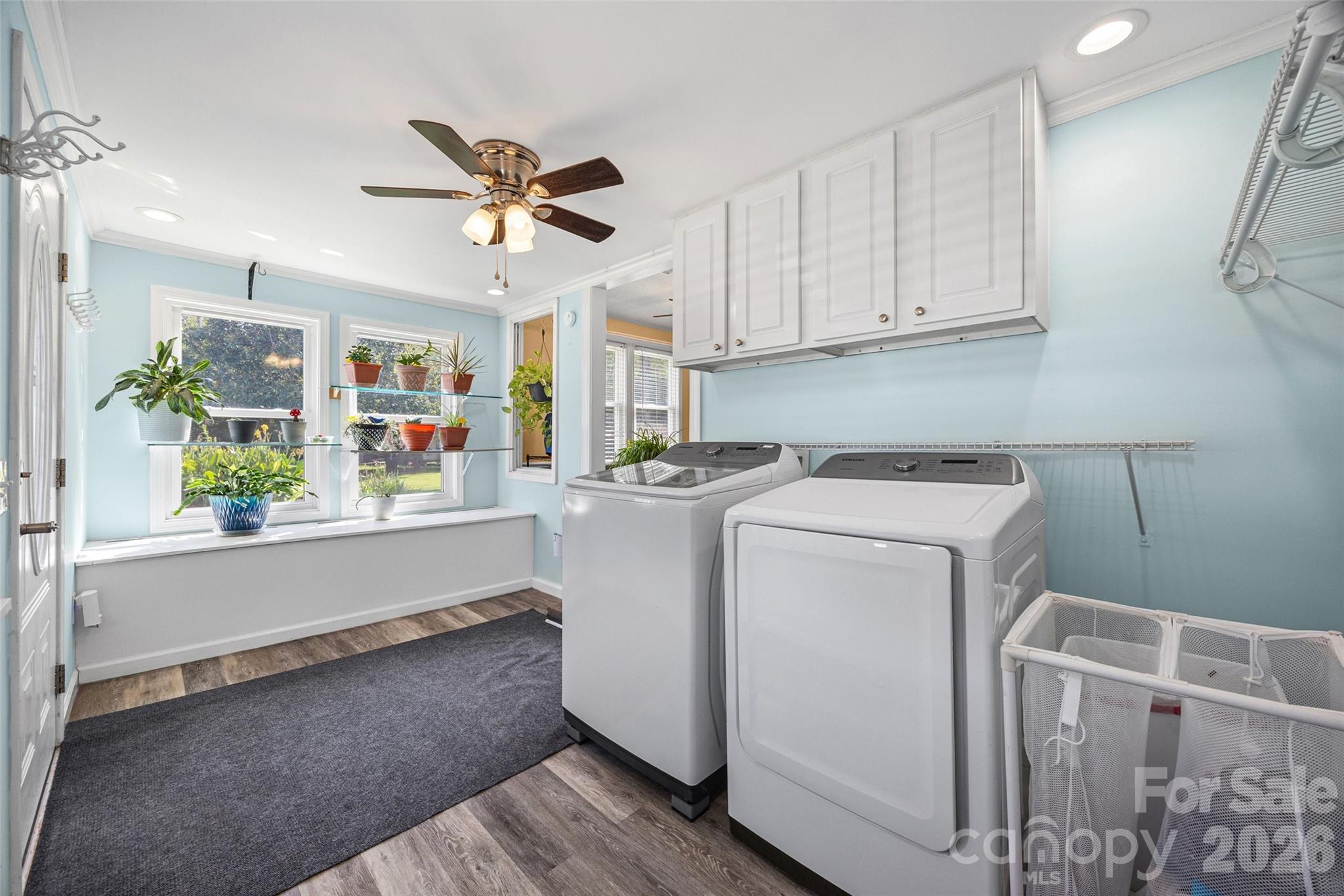 6215 Barclay Lane — Clover