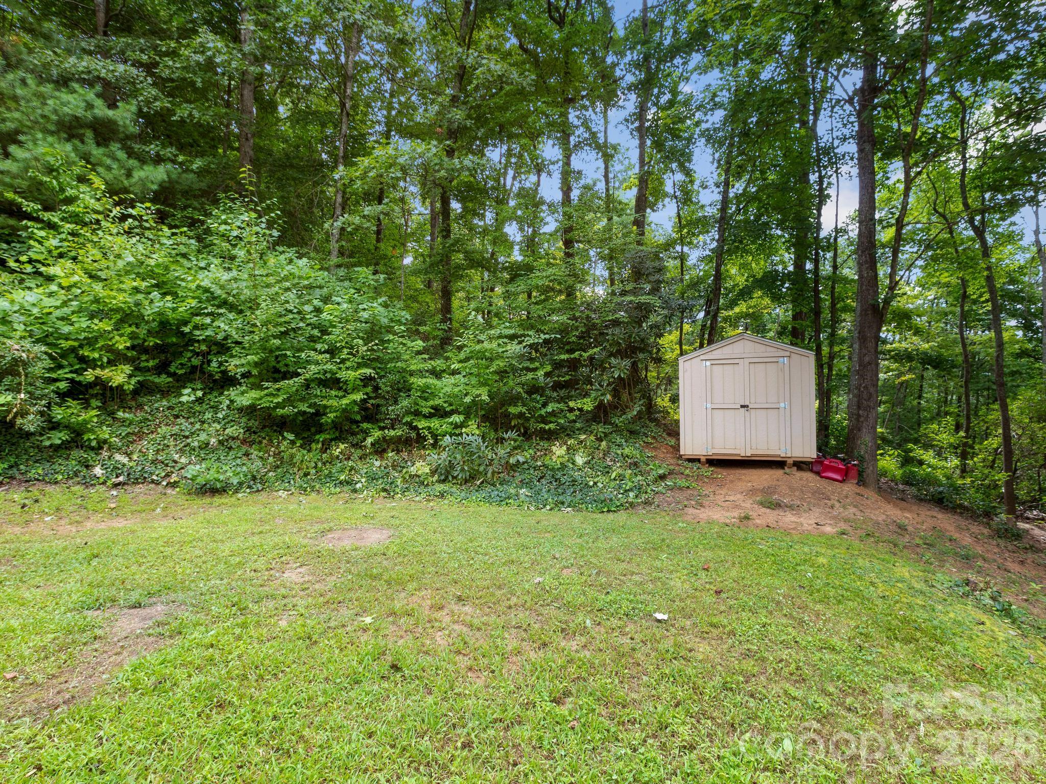 41 Bear Trail — Fairview