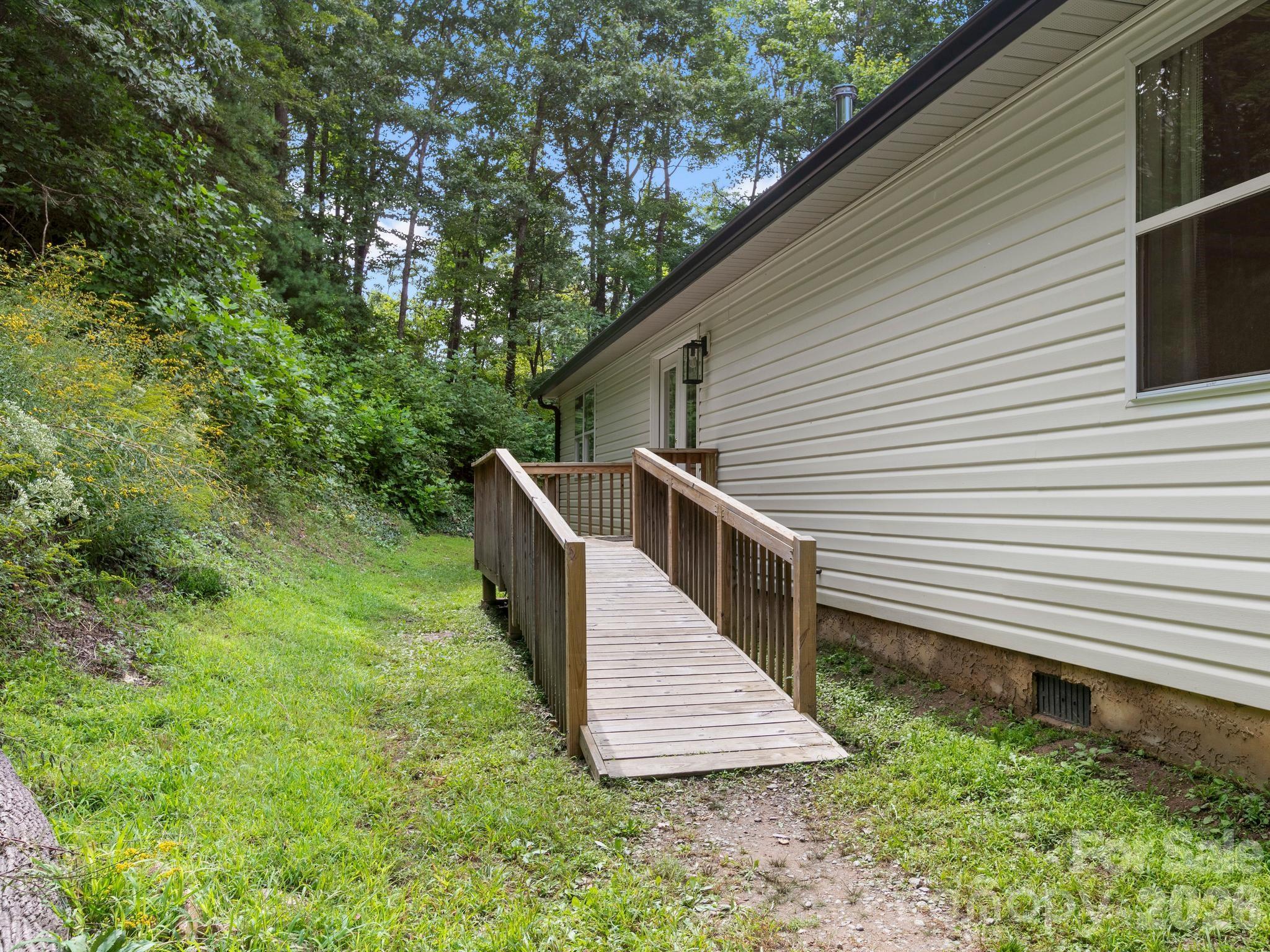 41 Bear Trail — Fairview