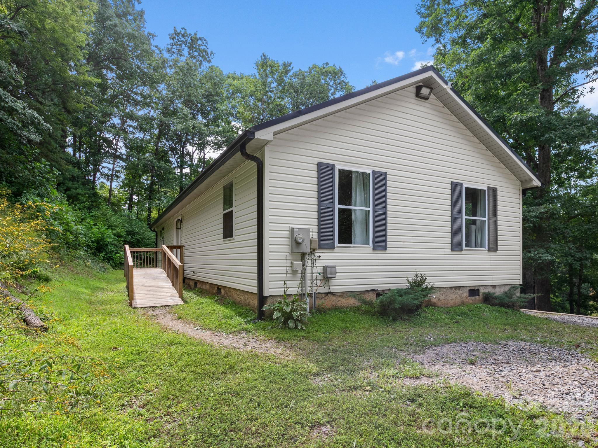 41 Bear Trail — Fairview
