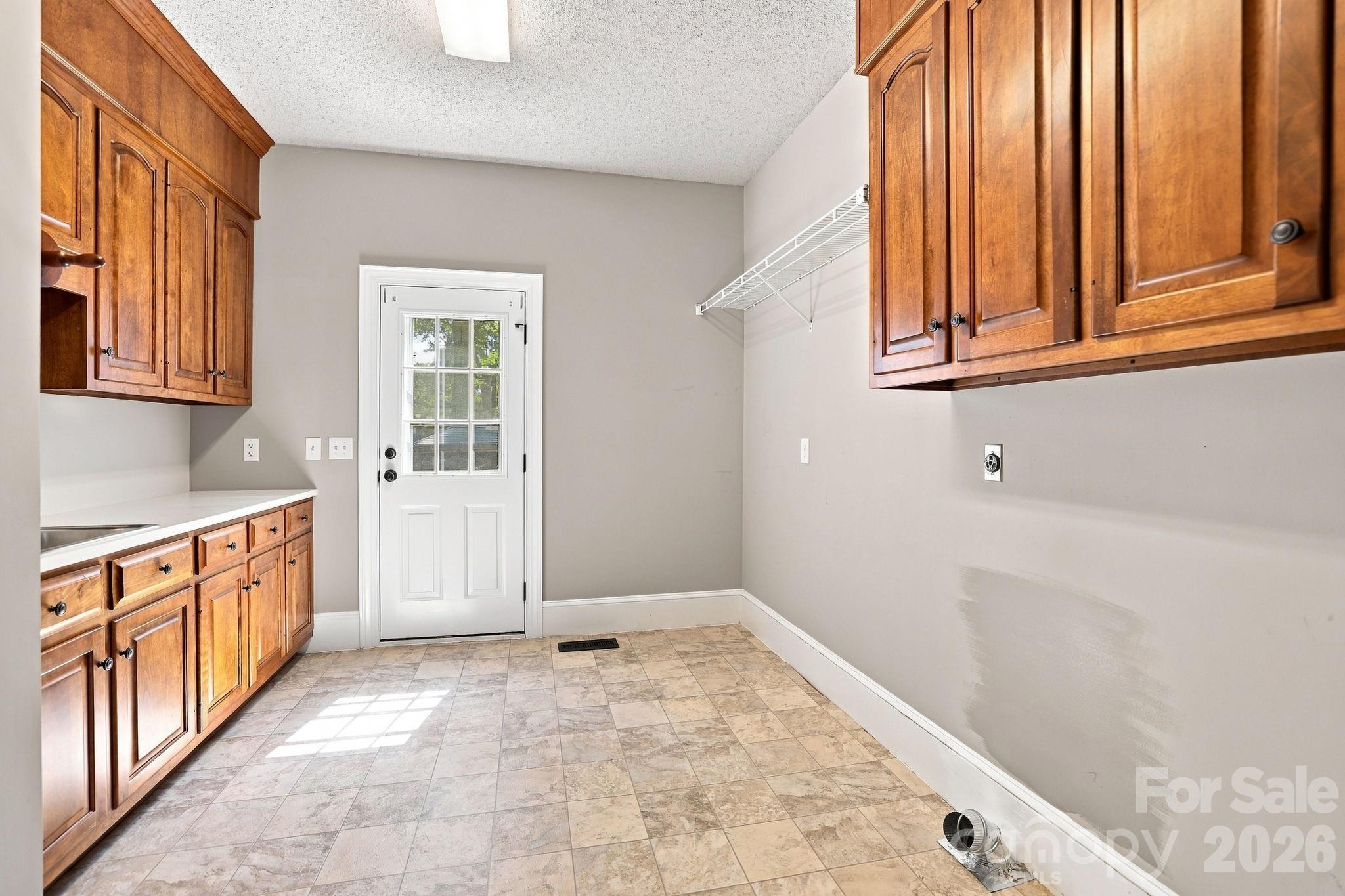 2505 Goldmine Road — Monroe