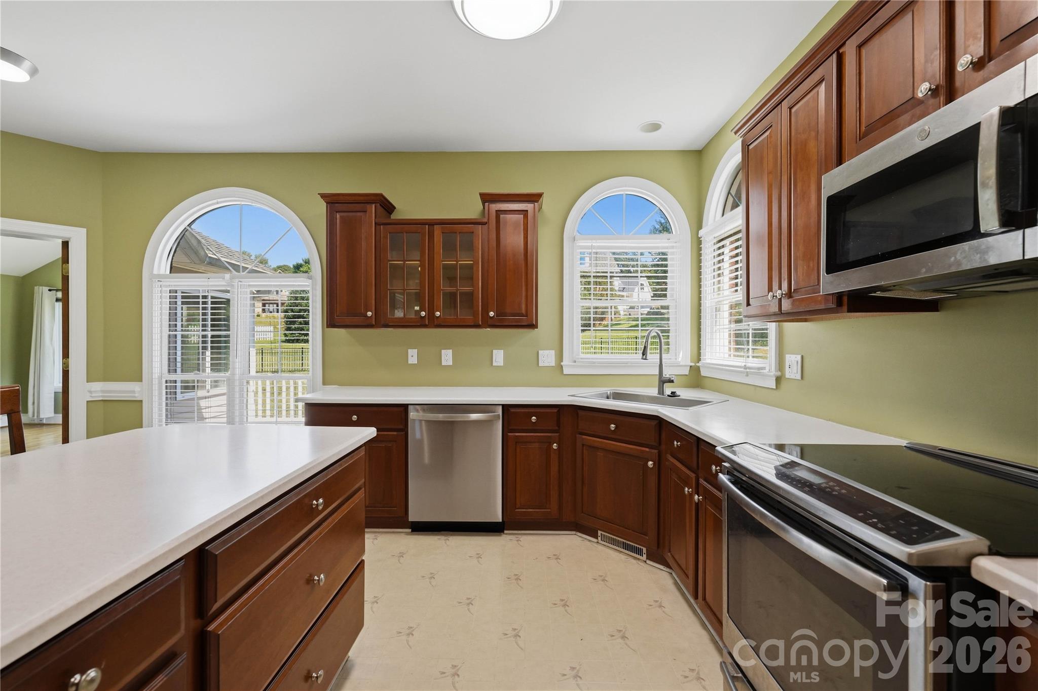 182 E Tattersall Drive — Statesville