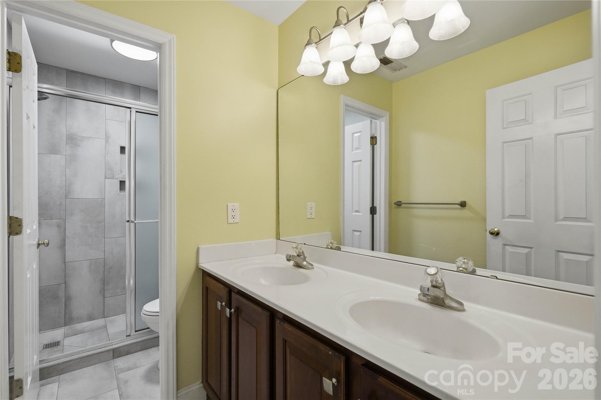 182 E Tattersall Drive — Statesville
