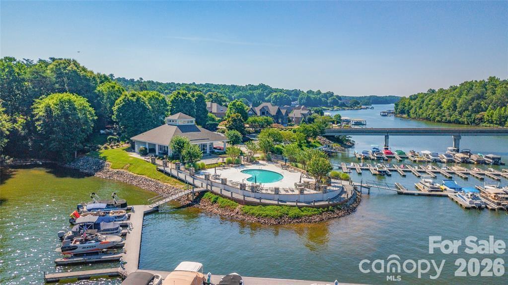 182 E Tattersall Drive — Statesville