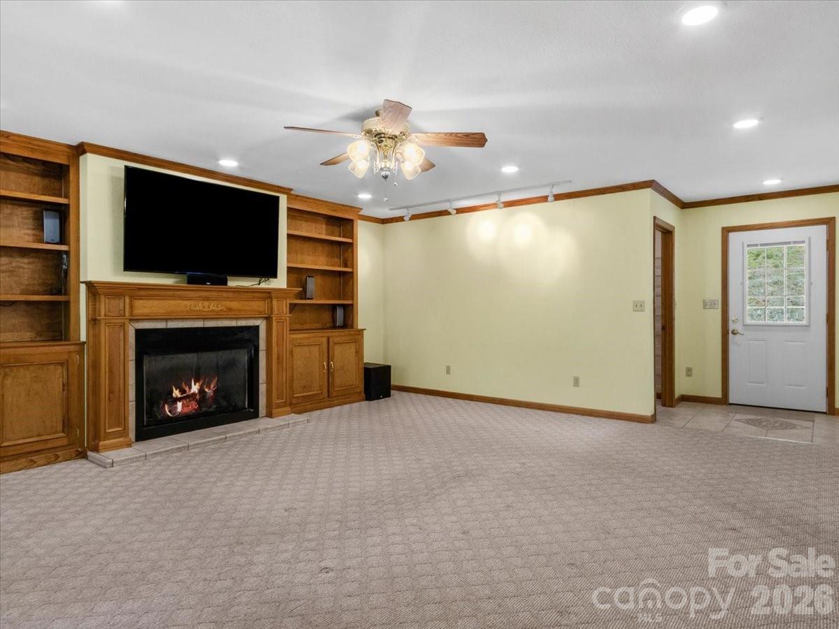 299 Mcdowell Lane — Burnsville