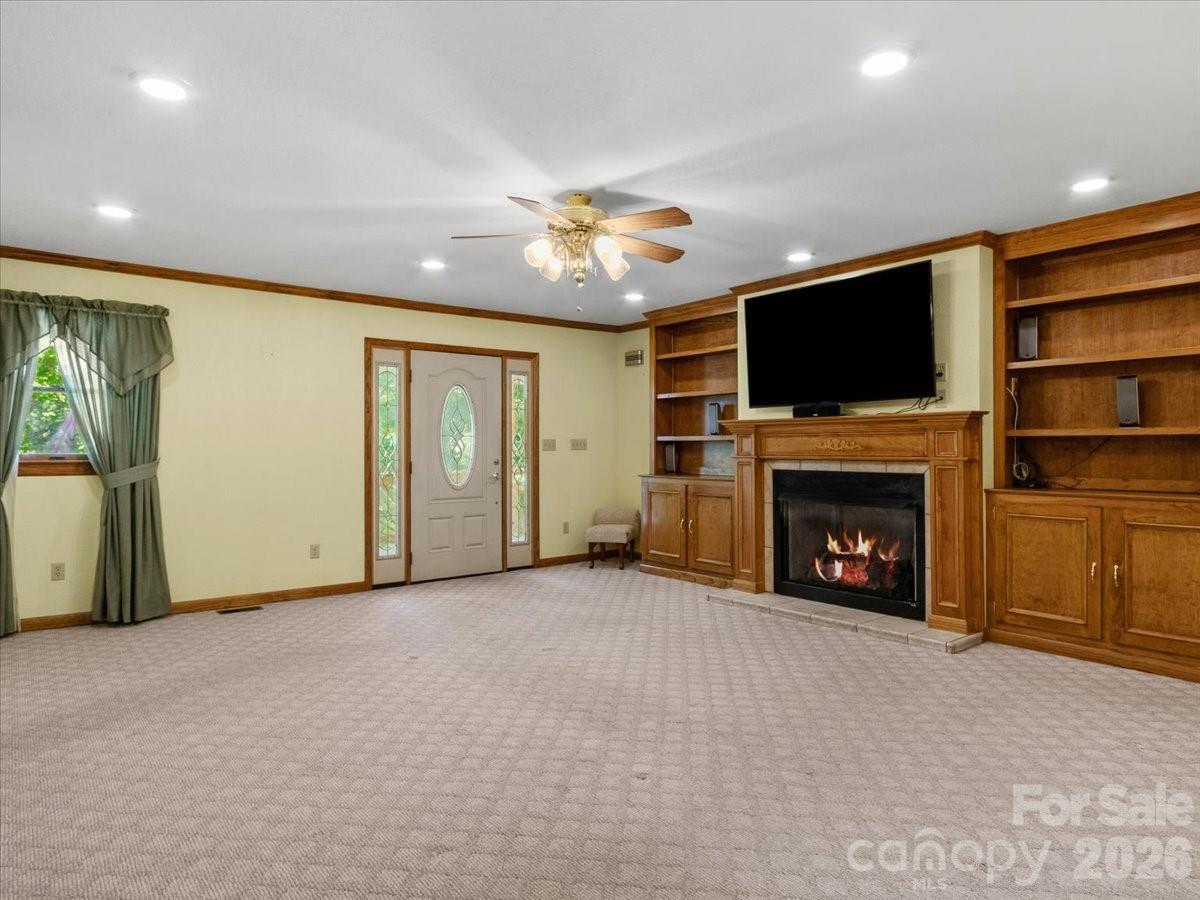 299 Mcdowell Lane — Burnsville
