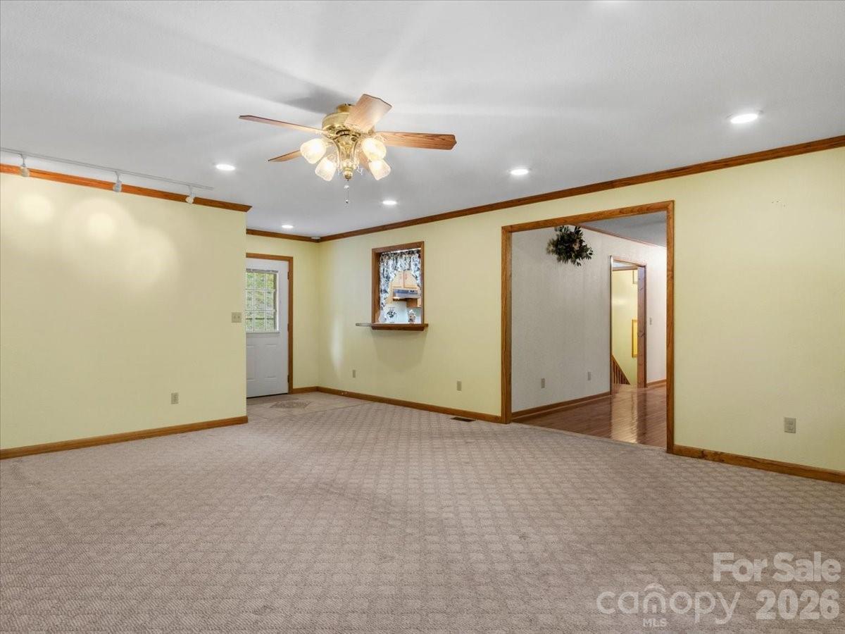 299 Mcdowell Lane — Burnsville