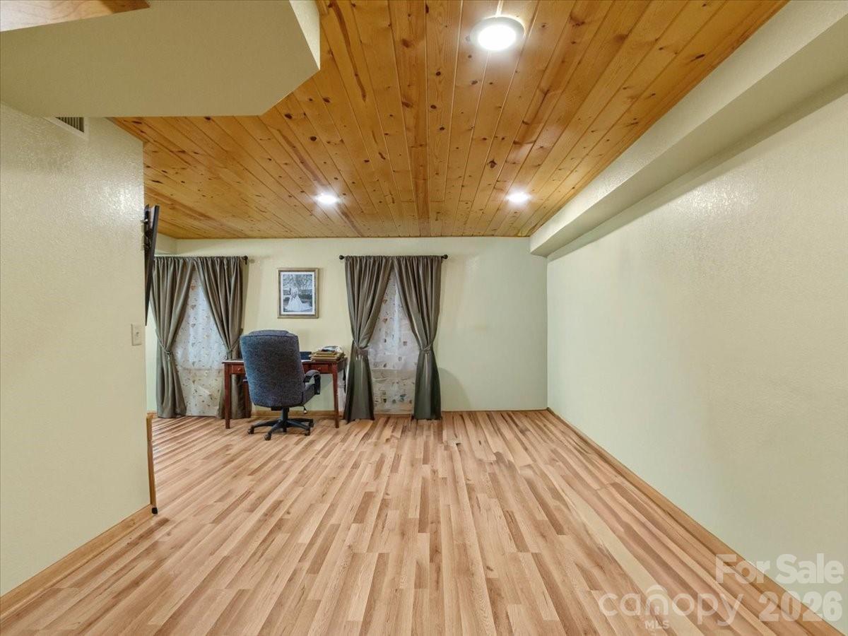 299 Mcdowell Lane — Burnsville