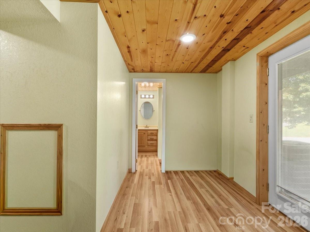299 Mcdowell Lane — Burnsville