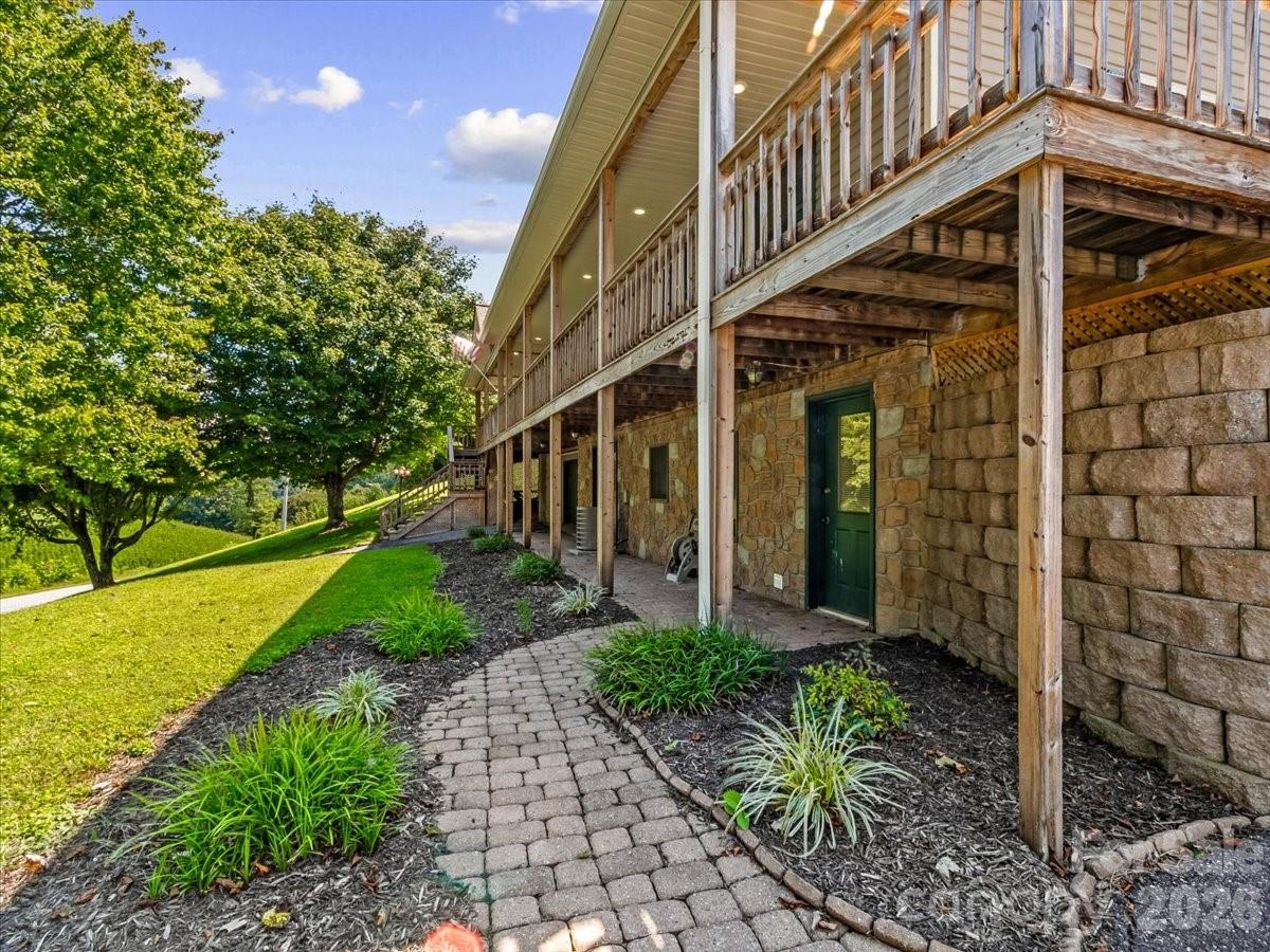 299 Mcdowell Lane — Burnsville