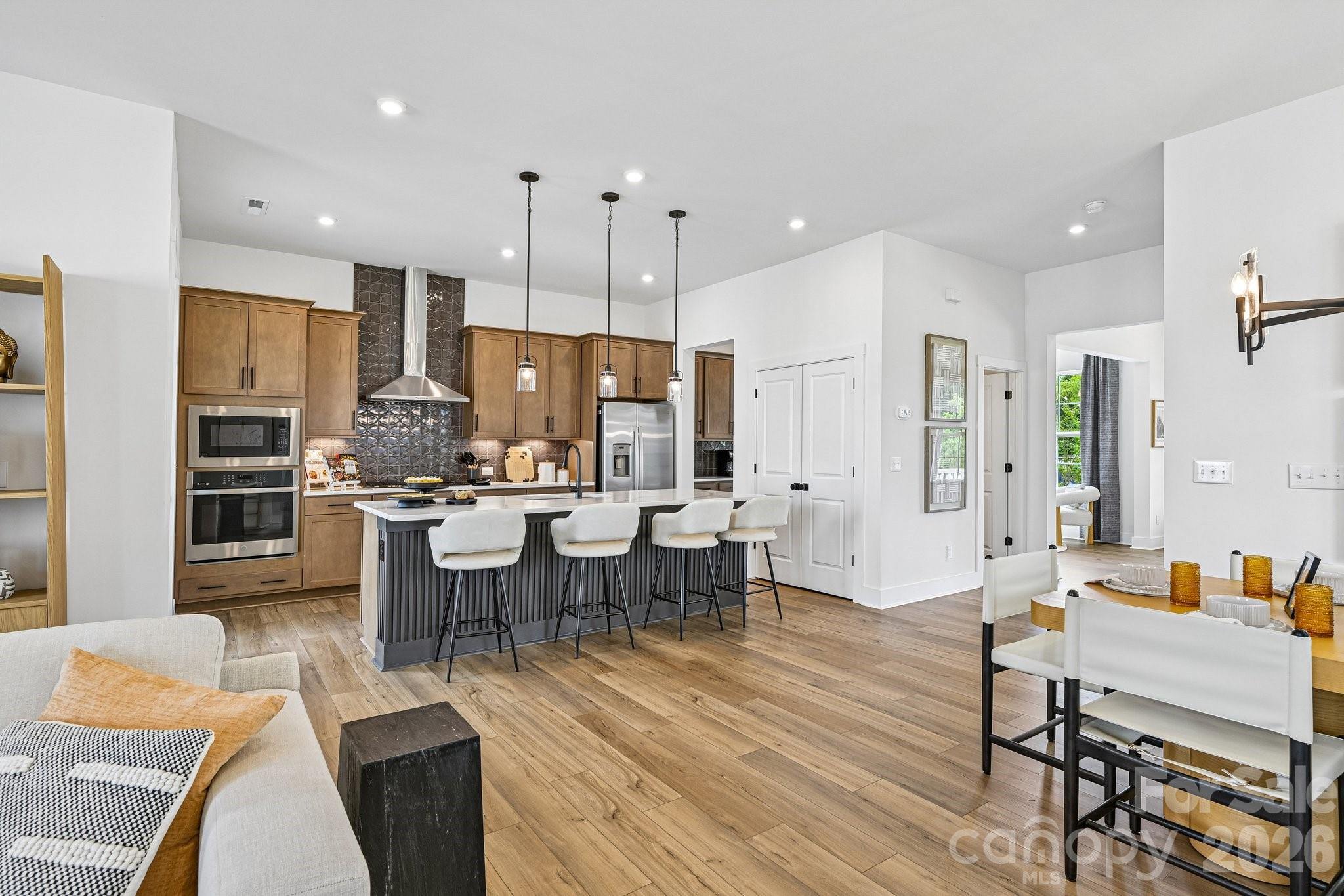 4120 Hickory Place Lane — Pineville