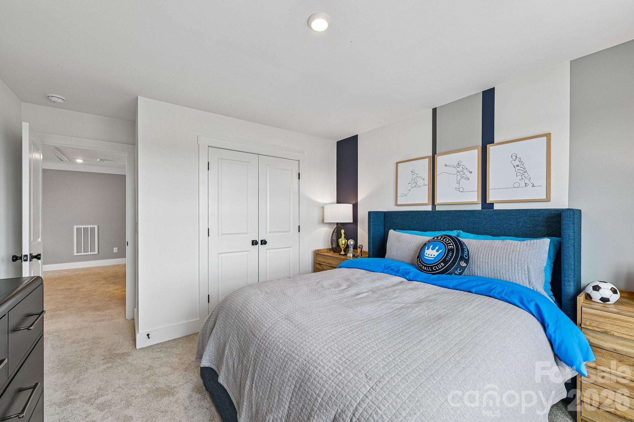 4120 Hickory Place Lane — Pineville