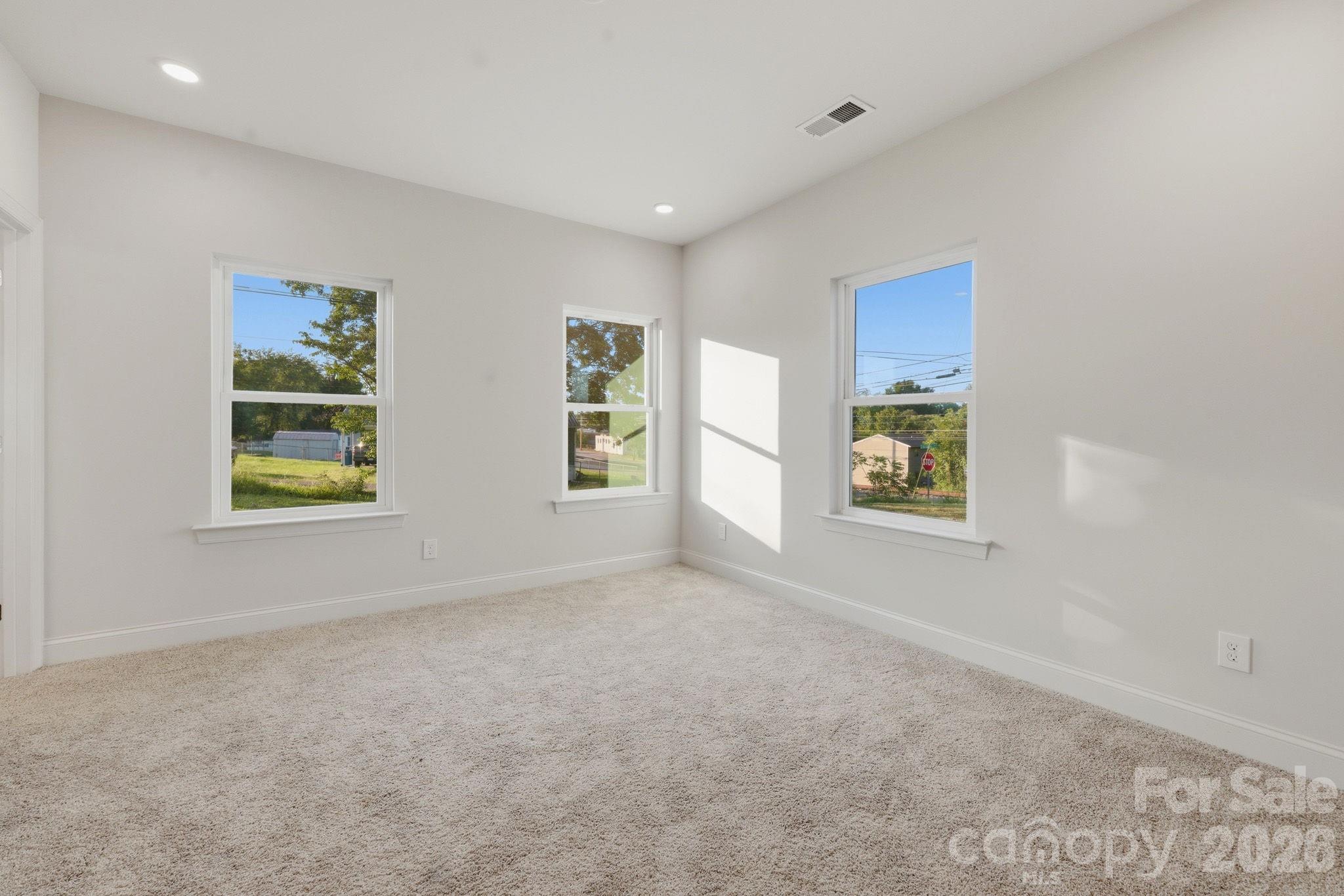 128 N Main Street — Granite Falls
