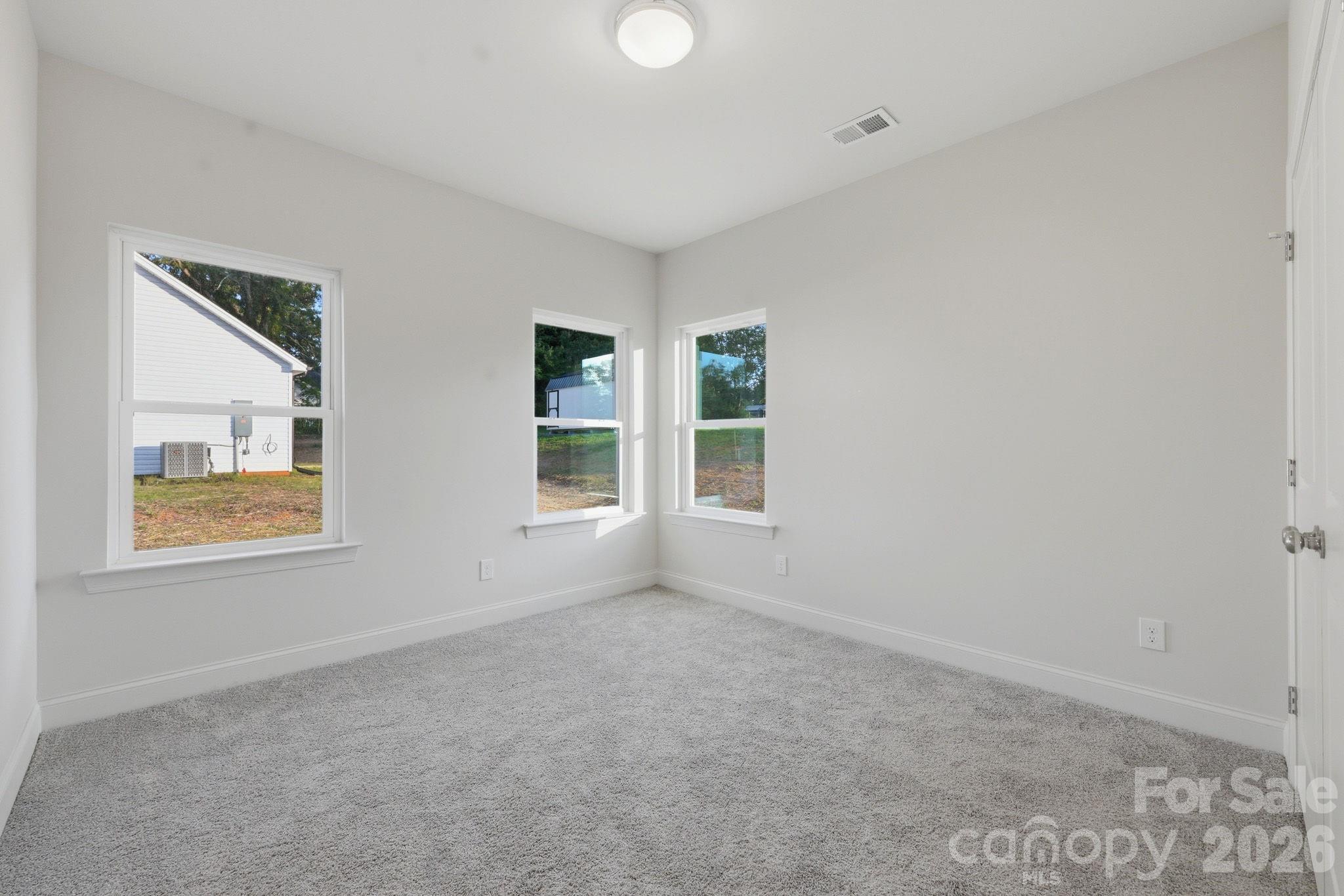 128 N Main Street — Granite Falls