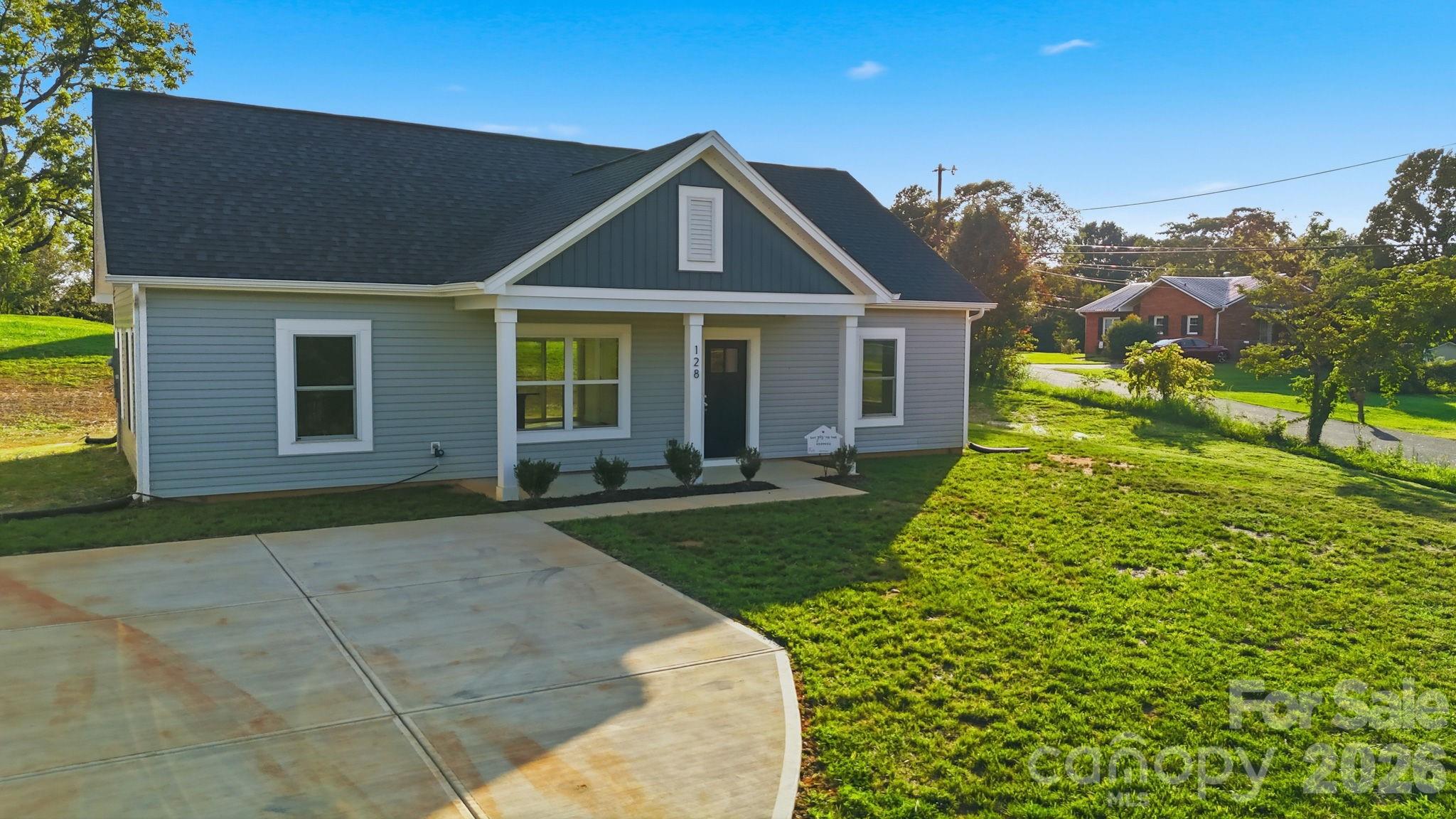 128 N Main Street — Granite Falls