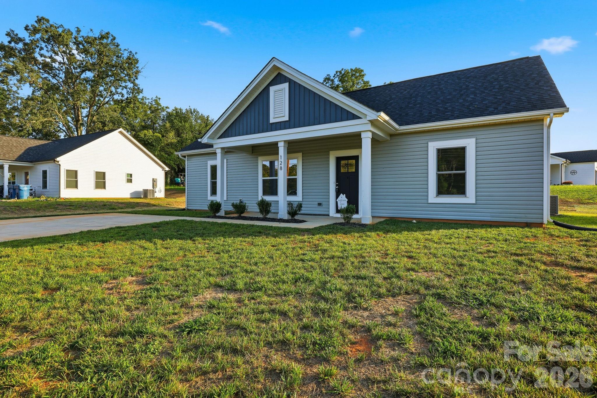 128 N Main Street — Granite Falls