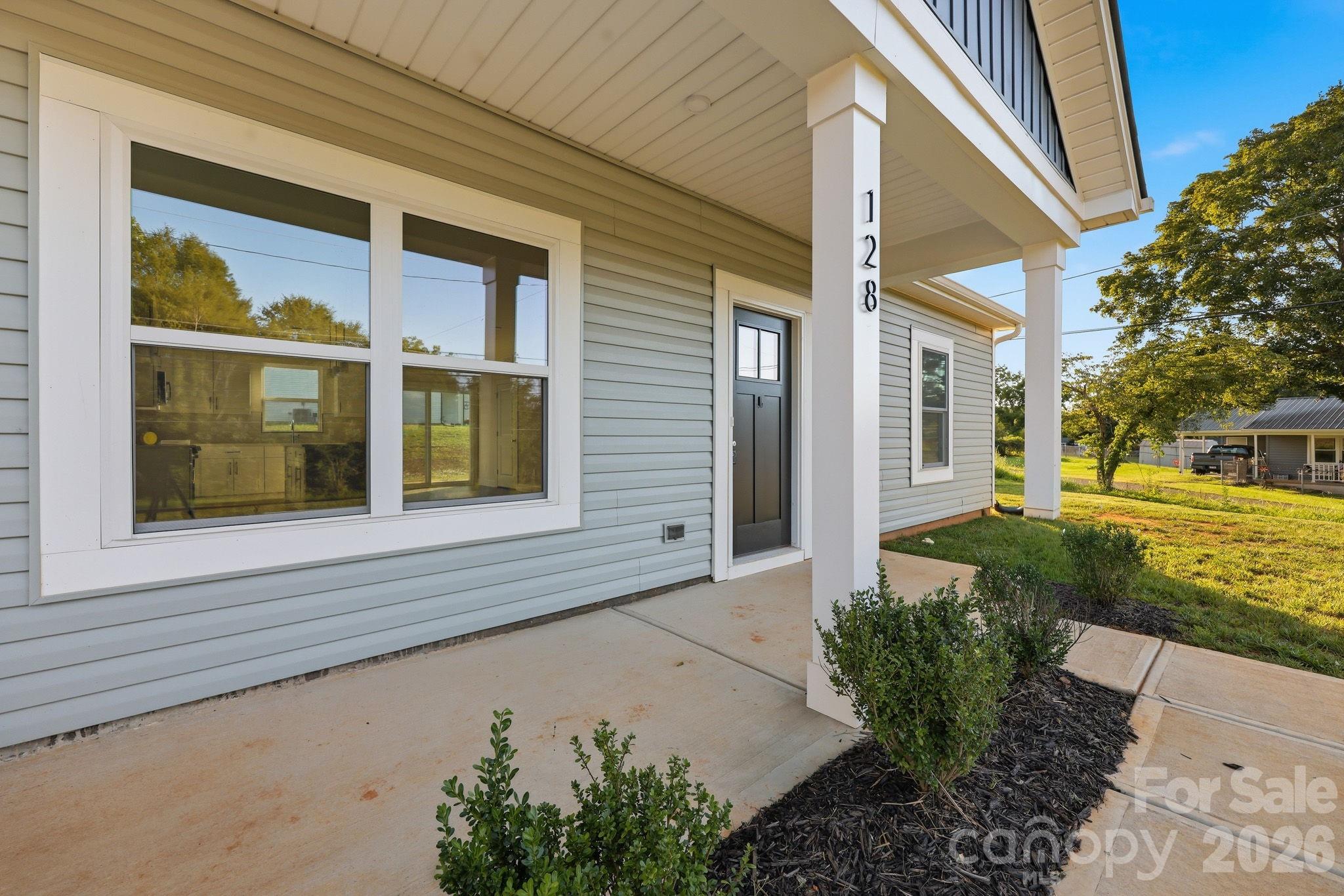 128 N Main Street — Granite Falls