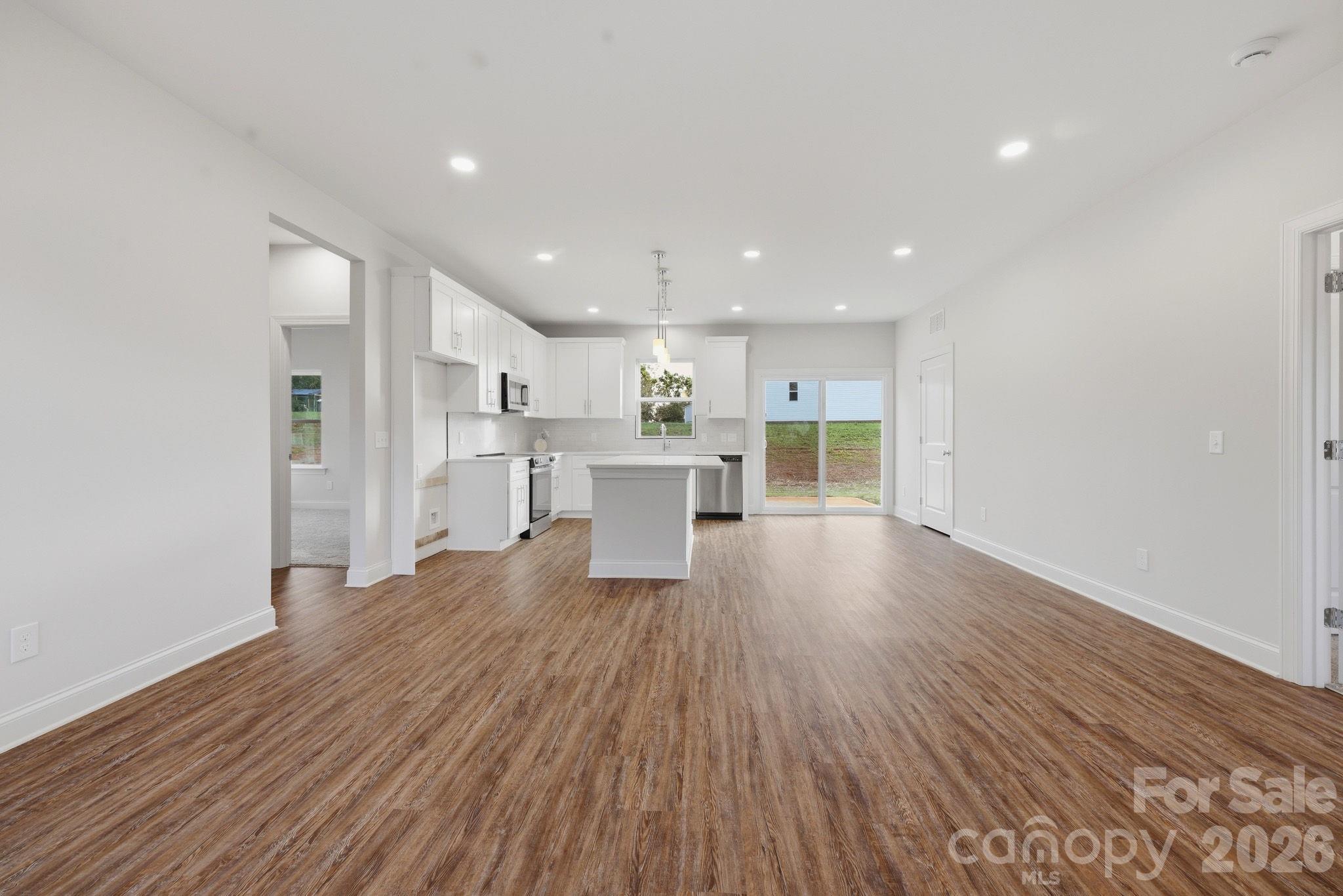 128 N Main Street — Granite Falls