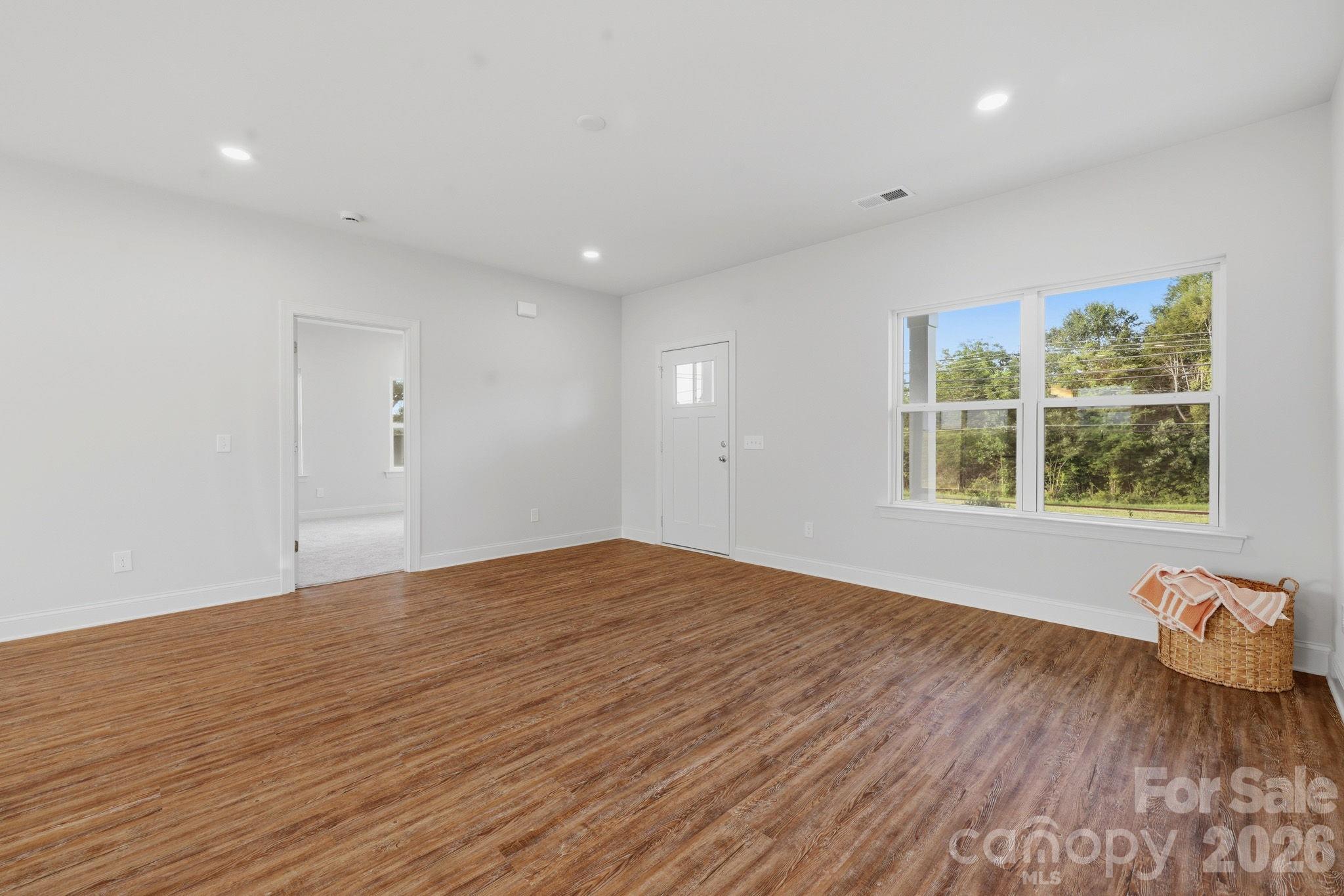 128 N Main Street — Granite Falls