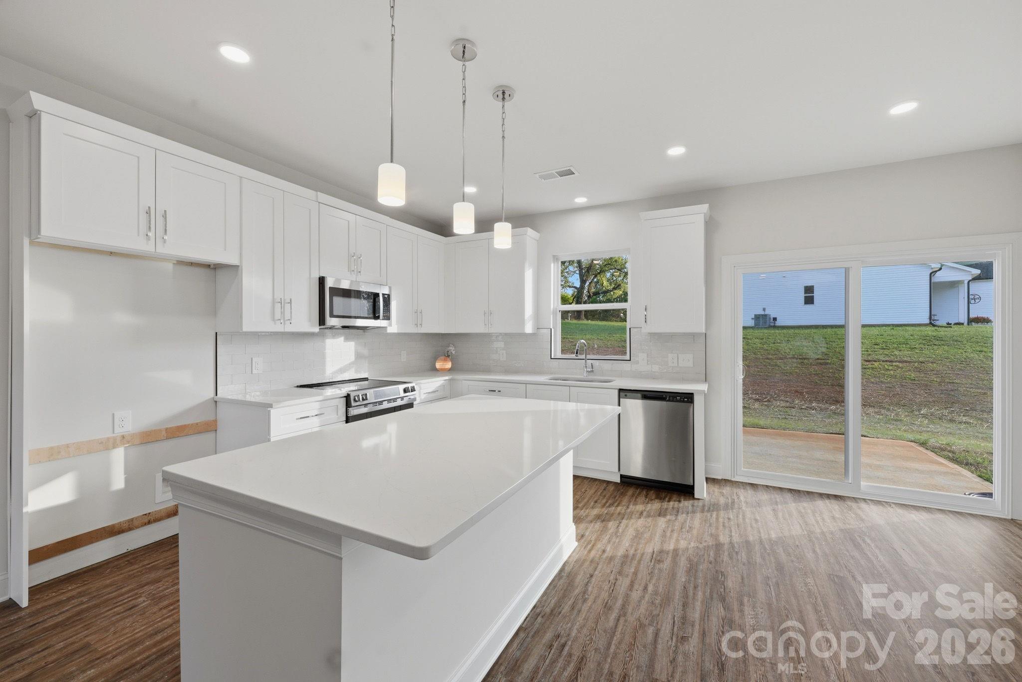 128 N Main Street — Granite Falls