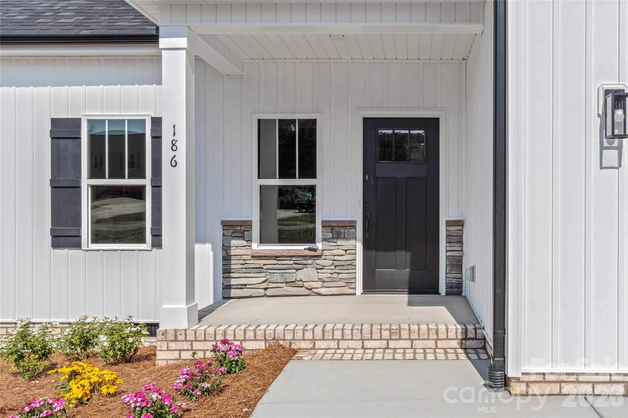 2850 Leonard Road — Lexington