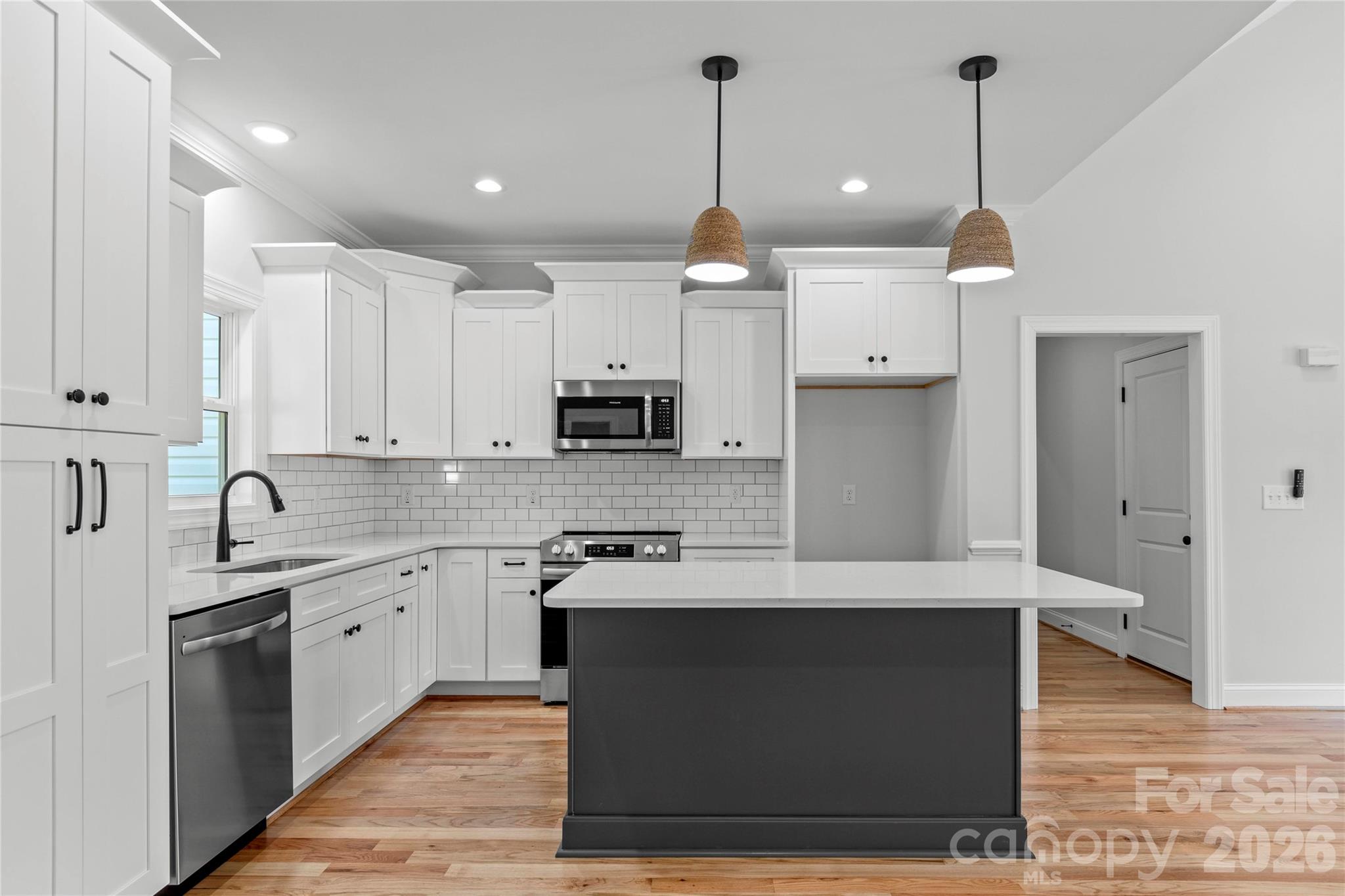 2850 Leonard Road — Lexington