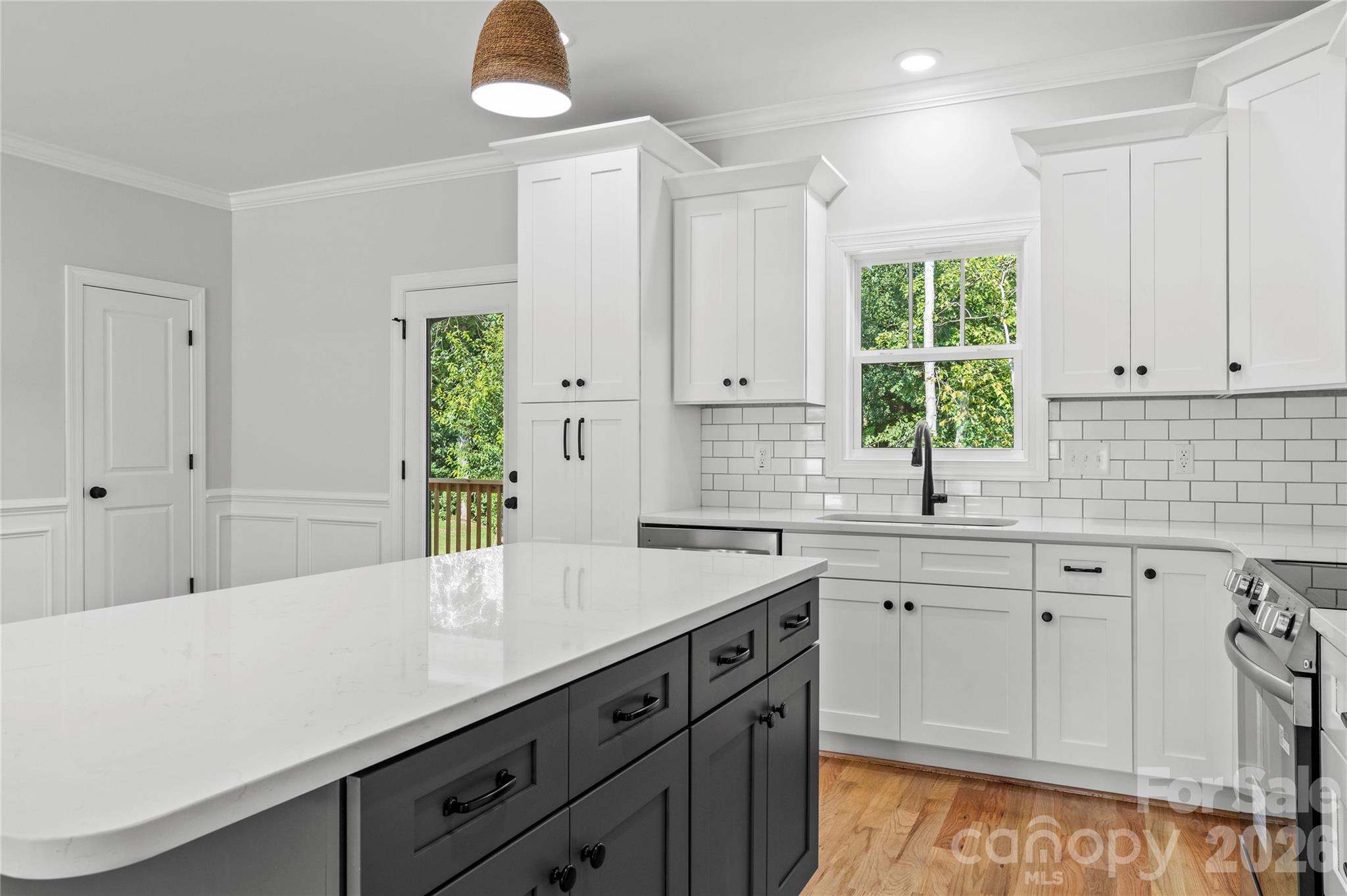 2850 Leonard Road — Lexington